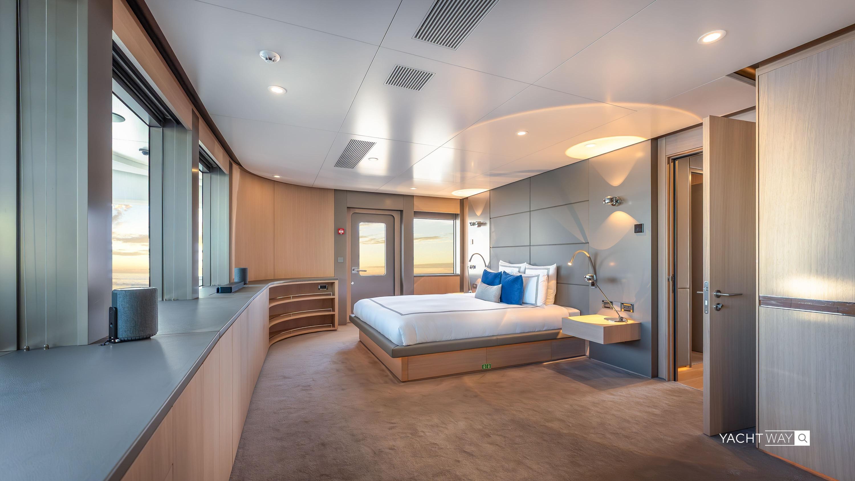 https://assets.yachtway.com/slider/yacht2.jpg