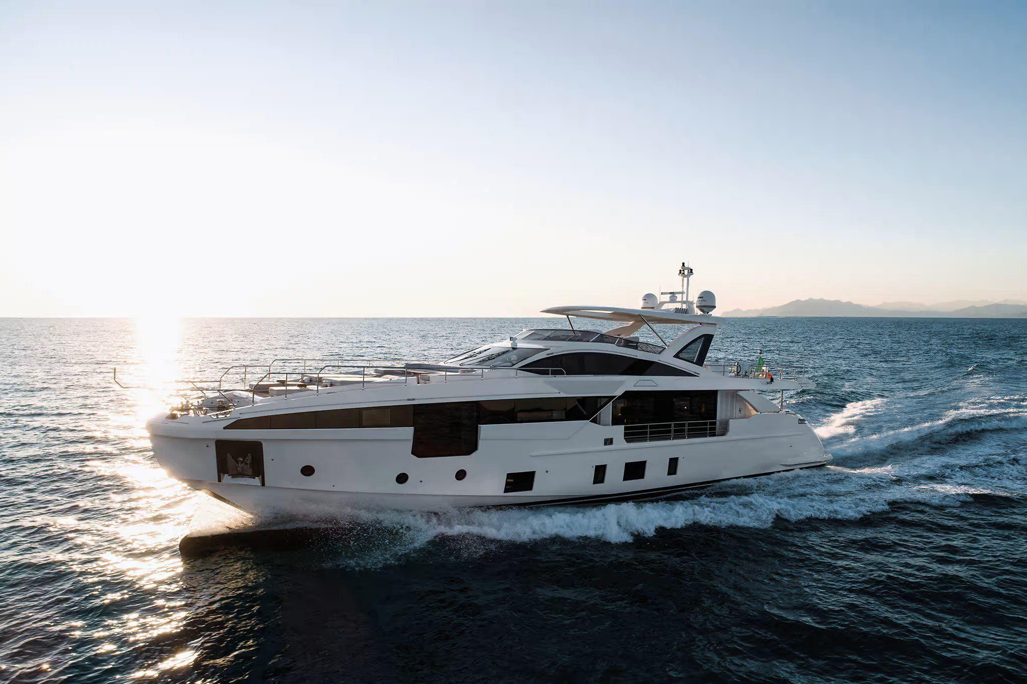 Azimut-Grande32M-Running-11_Mid-res.jpg