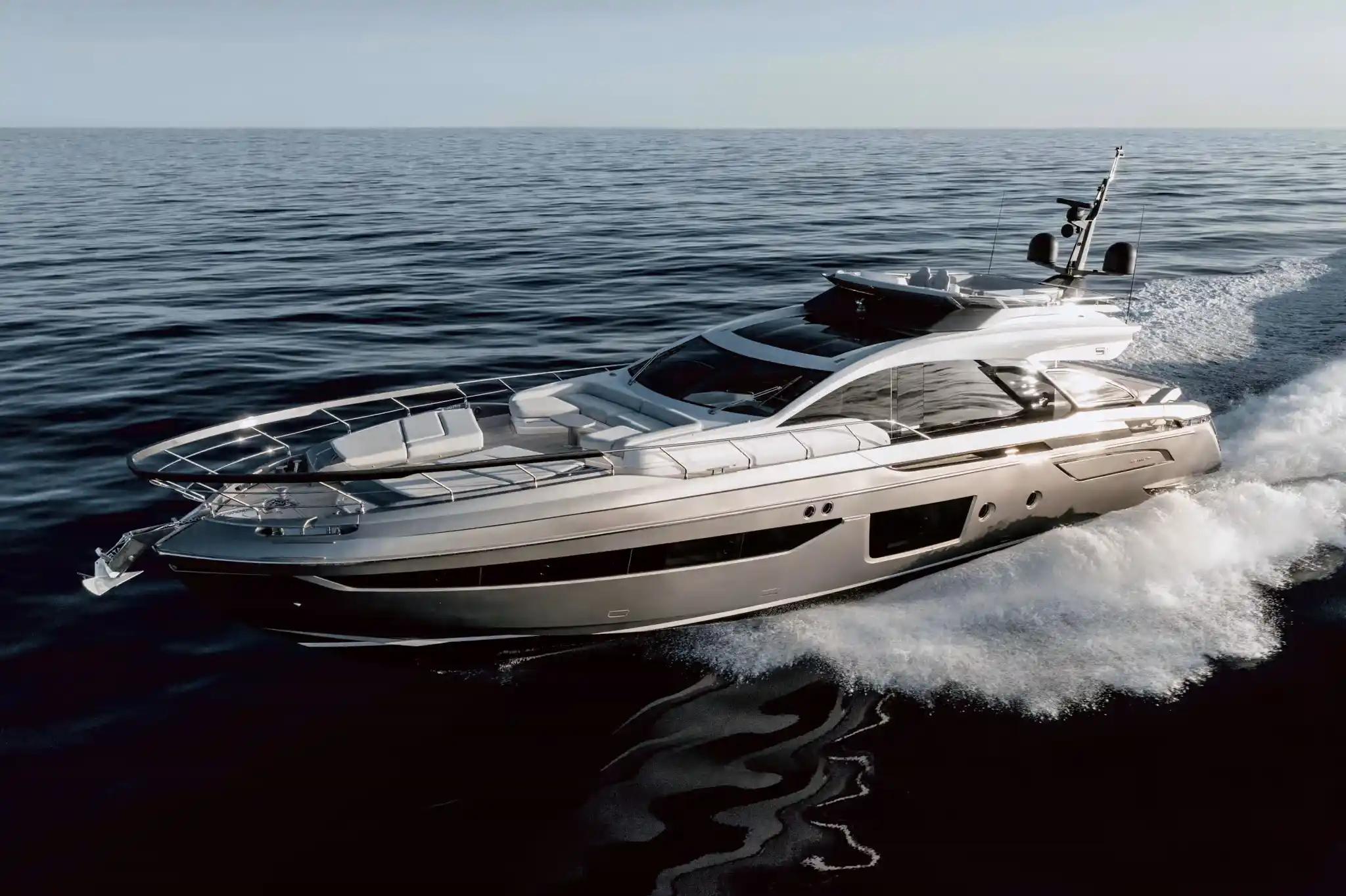 Azimut-S8-Running-7.jpg