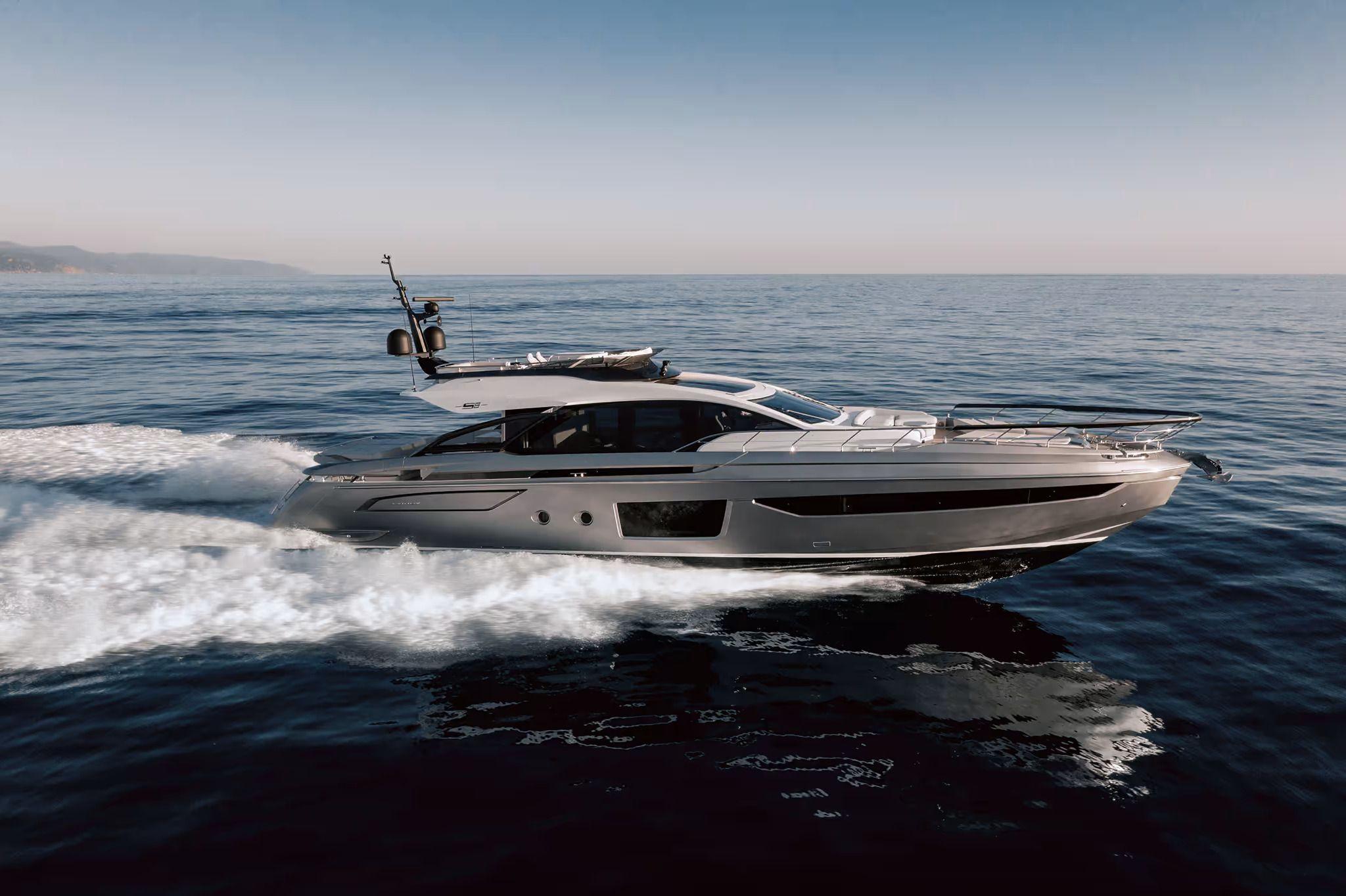 Azimut-S8-Running-12.jpg