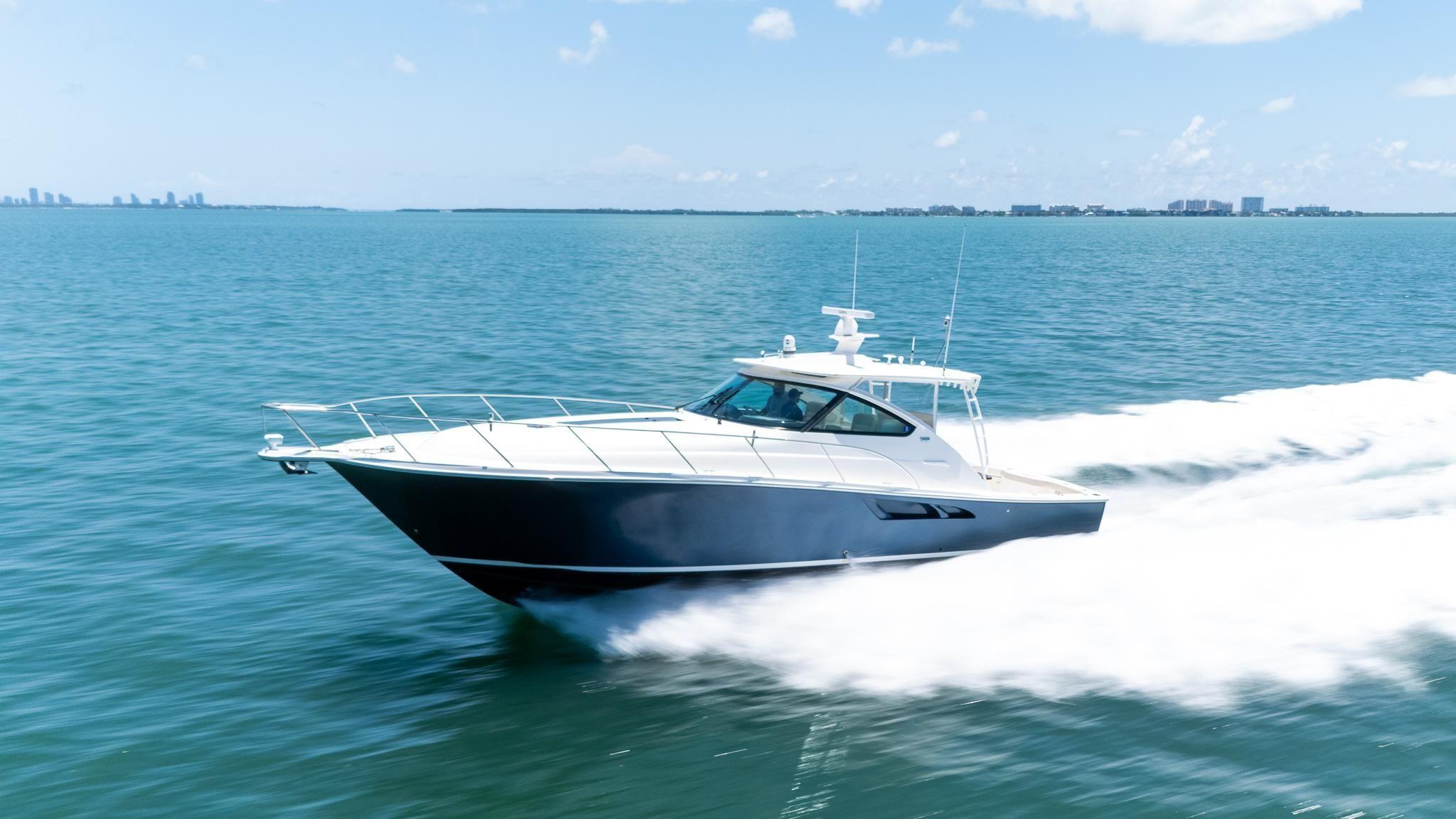 2021-tiara-yachts-4300-open-power-9420522-20240607072939435-1_XLARGE.jpg