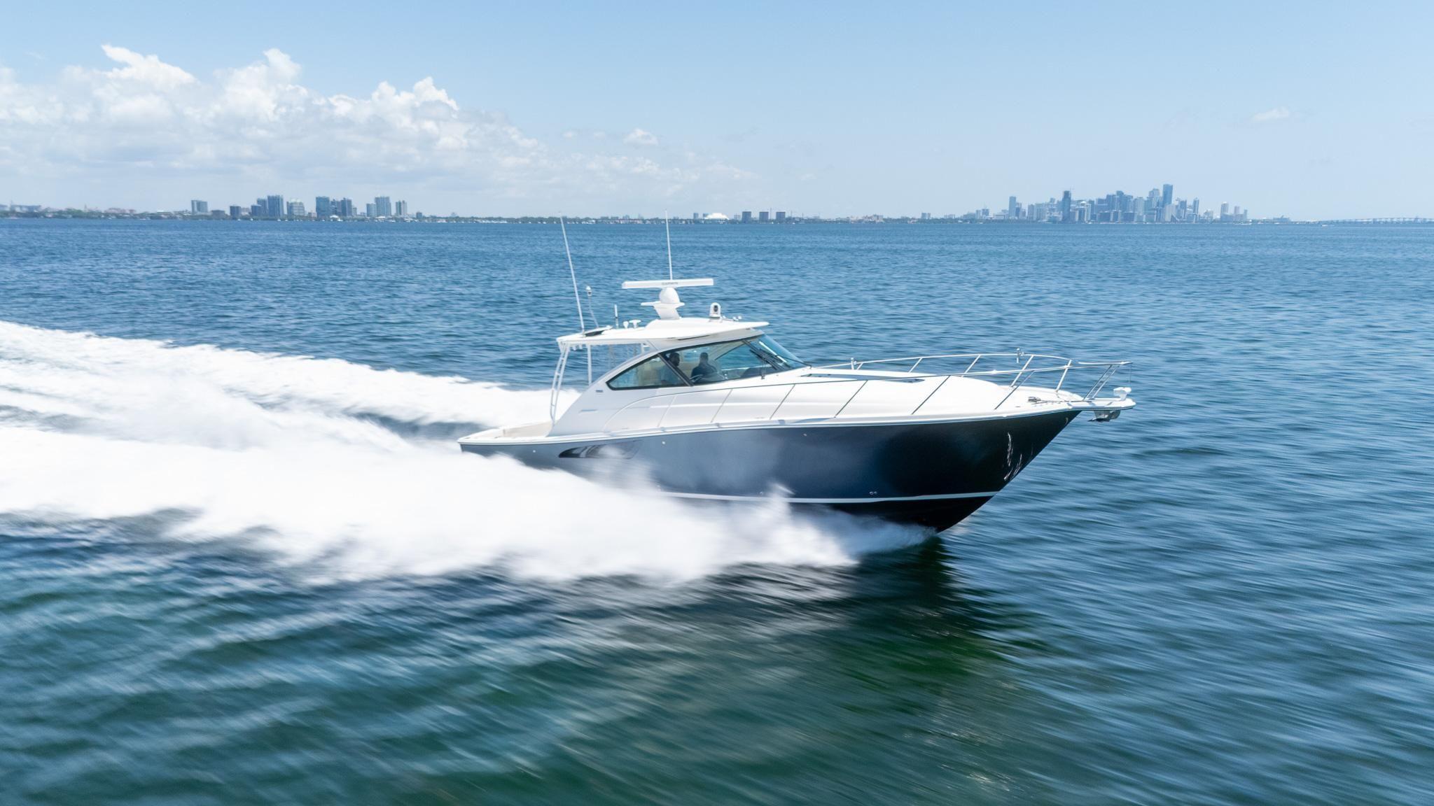 2021-tiara-yachts-4300-open-power-9420522-20240607072935401-1_XLARGE.jpg