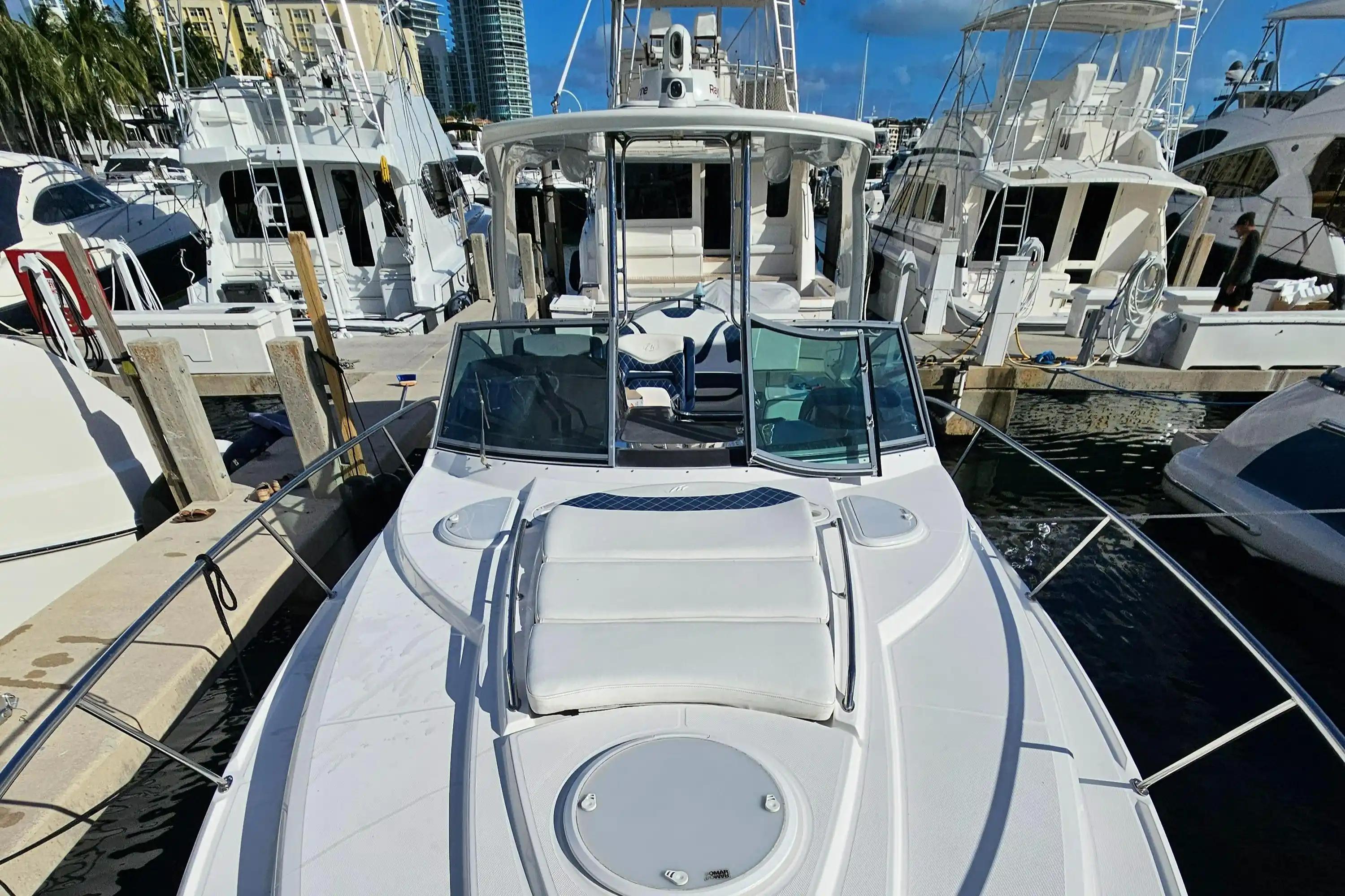 2019-monterey-355-sport-yacht-power-9331259-20240417161145294-1_XLARGE.jpg