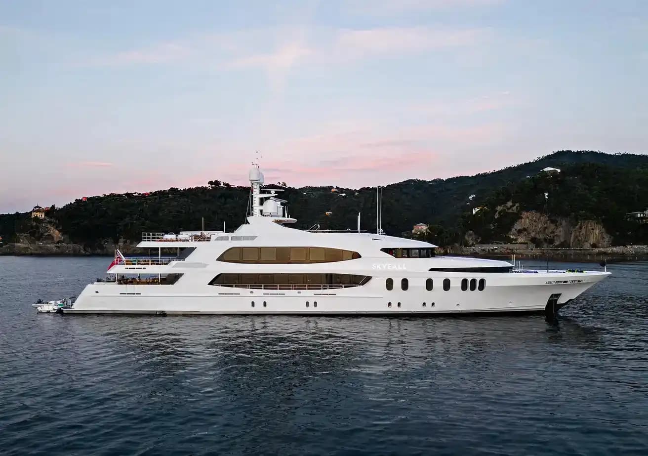 Live Event: 2010 Trinity Yachts SKYFALL 190'