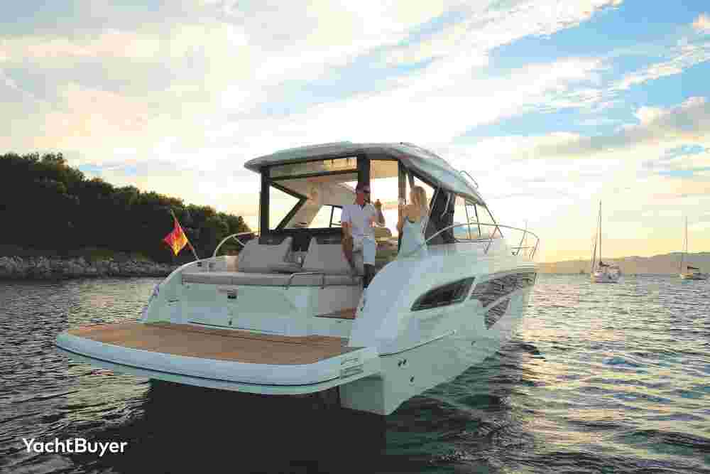 2022 Bavaria Yachts 43