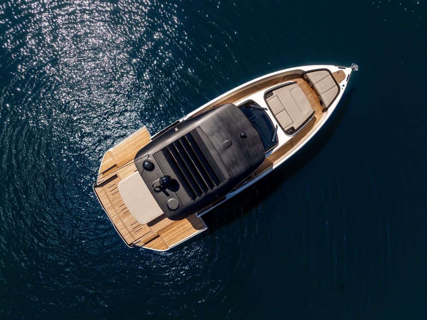 2026 Cranchi A46 Luxury Tender for Sale in Baltimore, Maryland Walk-around Boats 4