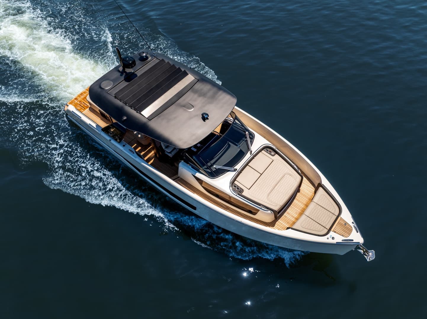 2026 Cranchi A46 Luxury Tender for Sale in Baltimore, Maryland Walk-around Boats 5