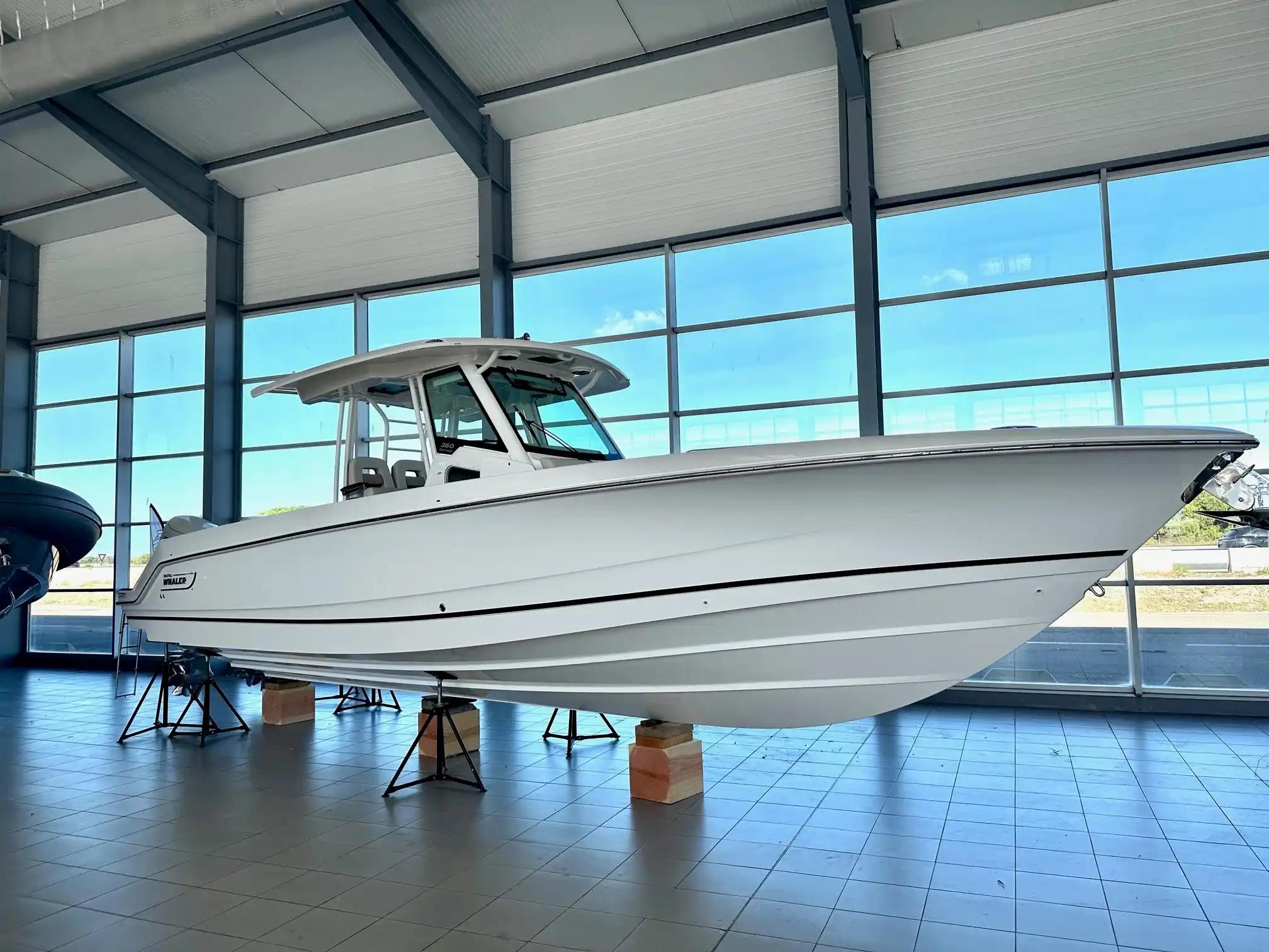 Boston Whaler 360 Outrage te koop