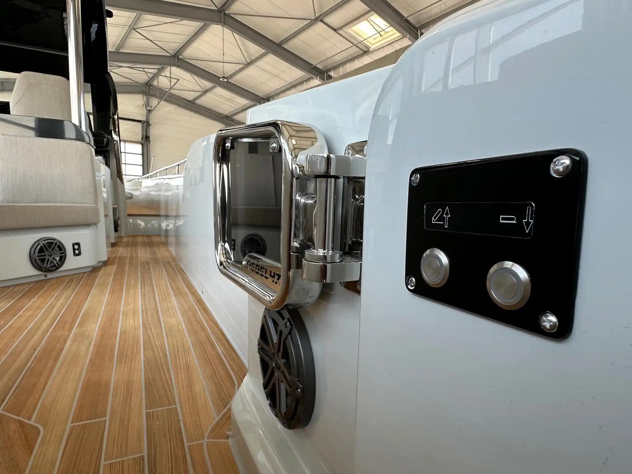 Sacs Rebel 47 in vendita