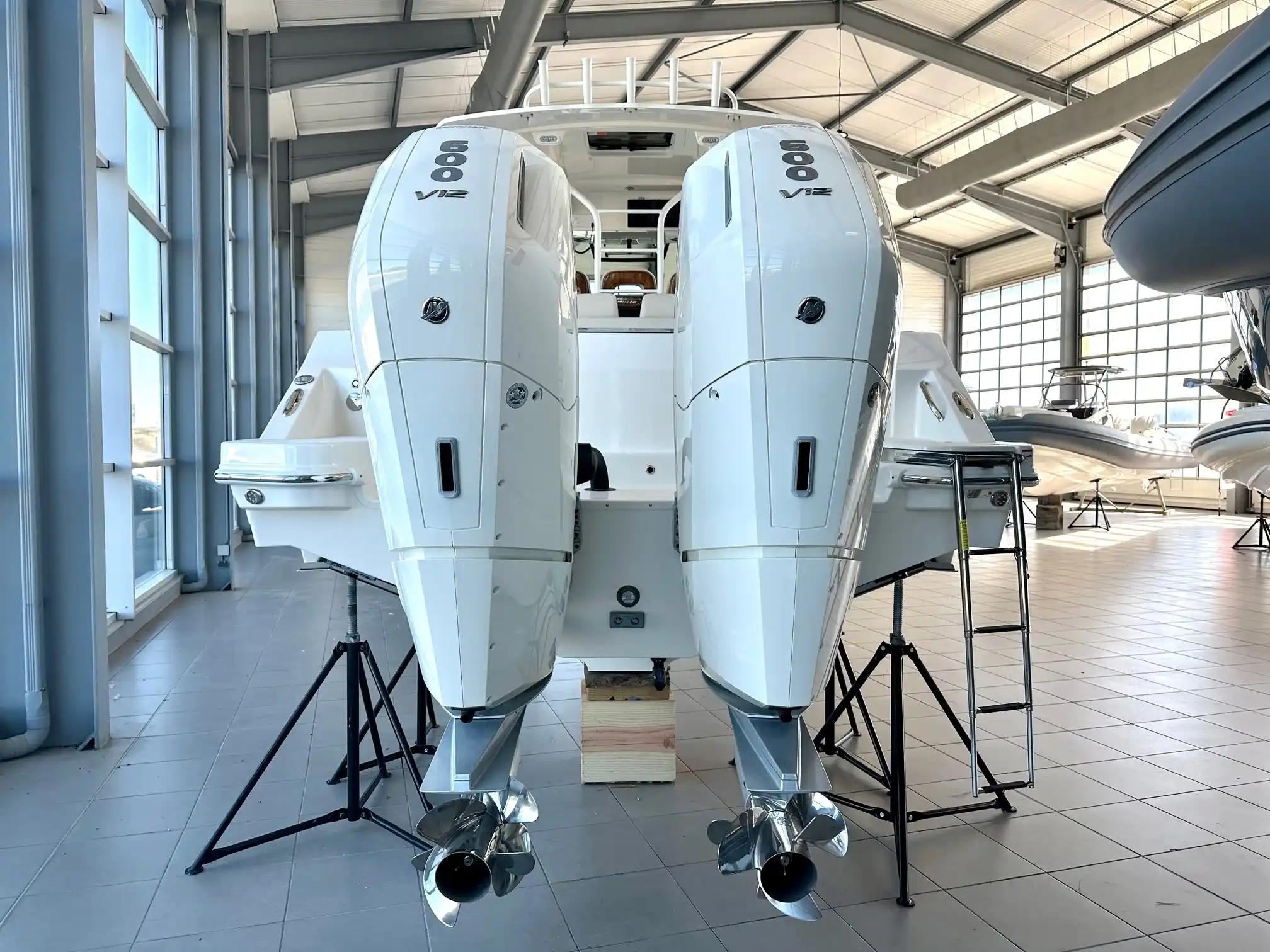 Boston Whaler 360 Outrage te koop