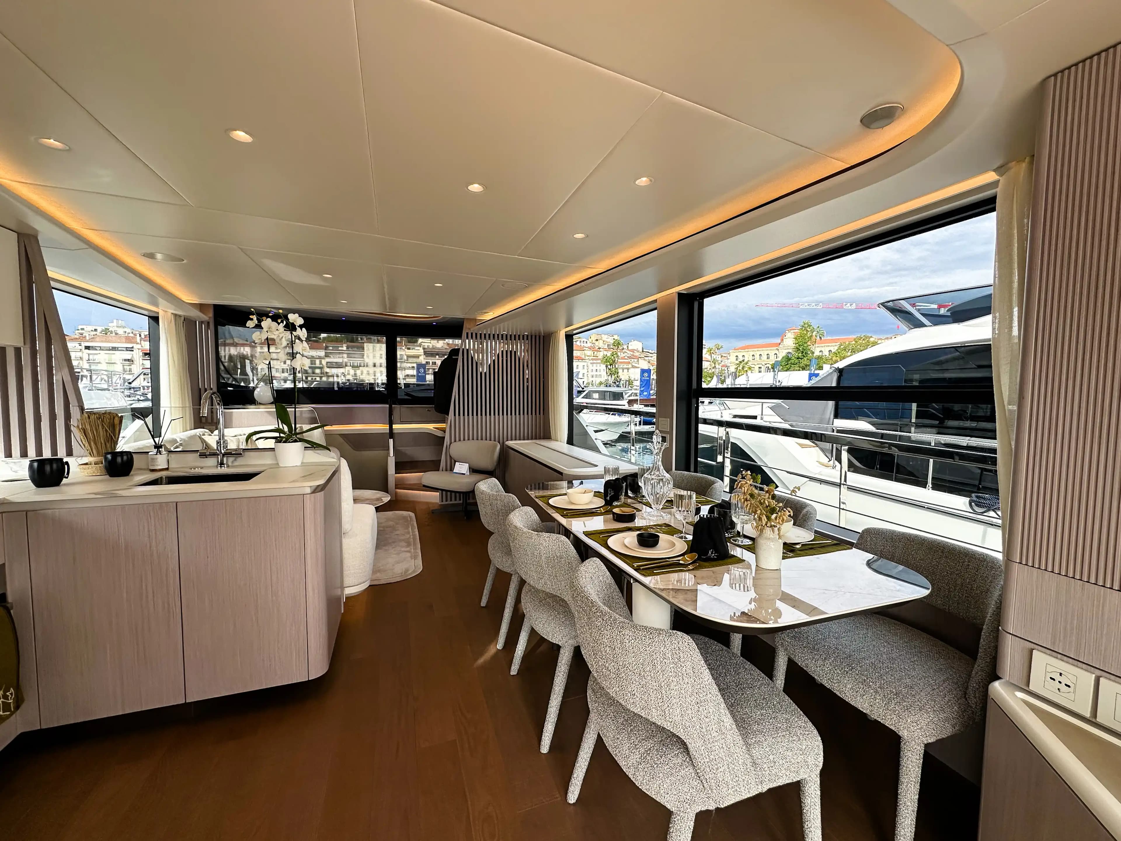 2026 Absolute Navetta 62 te koop in Canet-en-Roussillon, FR Flybridge 4