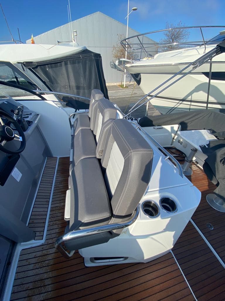 2019 Jeanneau Cap Camarat 10.5 WA for Sale in Marseille, FR Walk-around Boats 4