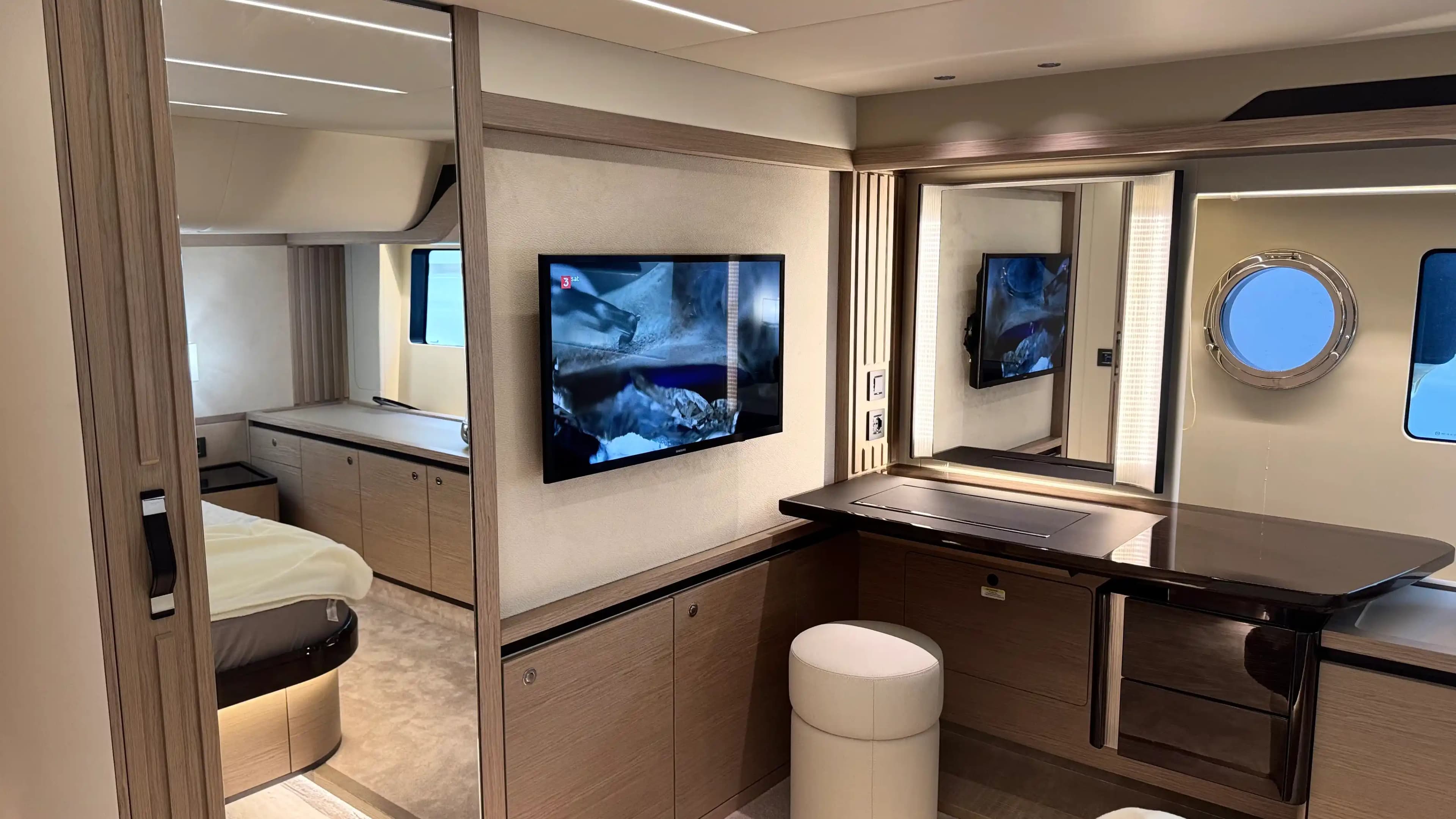 2021 Absolute Navetta 52 for Sale in Balearic Islands, ES Flybridge 3