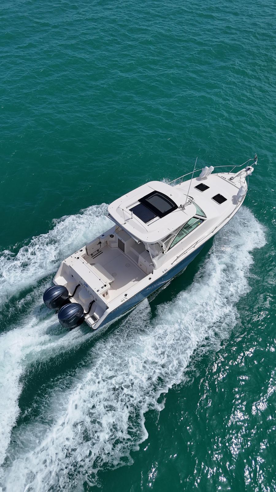2022 Grady-White Boats Express 330
