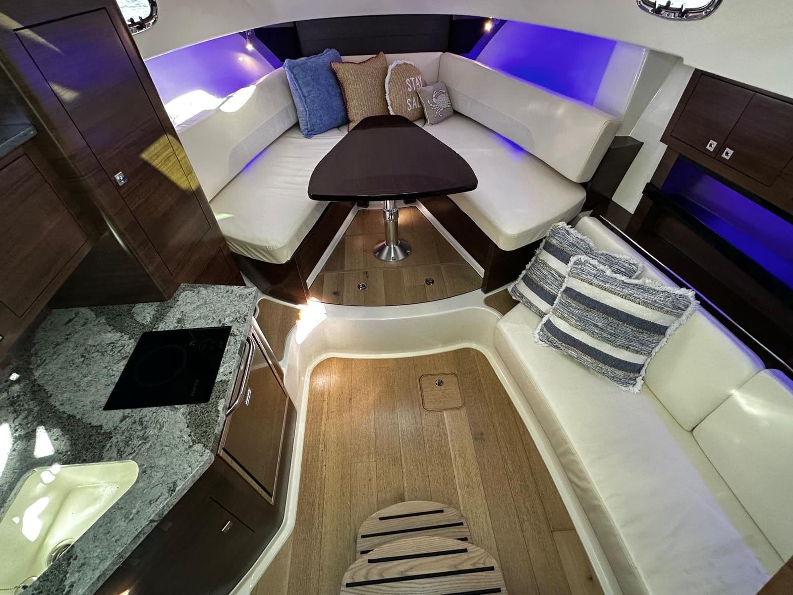 2022 Boston Whaler 345 Conquest zum Verkauf in Fajardo, PR Walk-around Boats 2