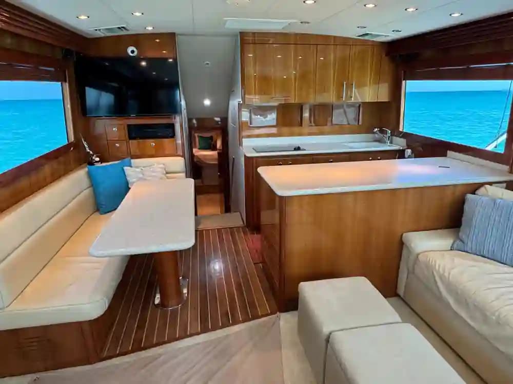 2005 Hatteras 50 Convertible for Sale in Ponce, PR Flybridge 2