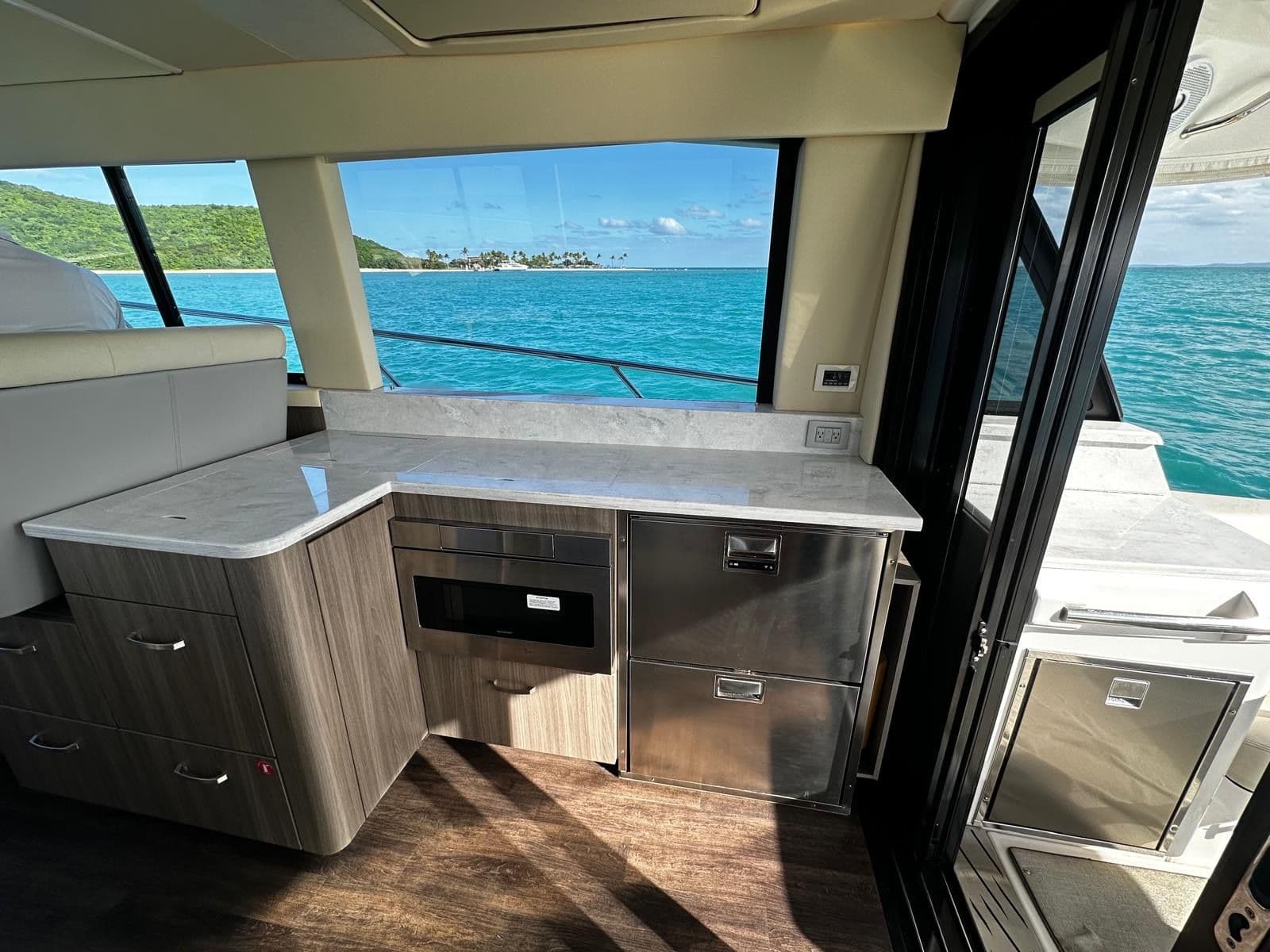 2022 Regal 42 XO for Sale in Fajardo, PR Motor Yacht 5