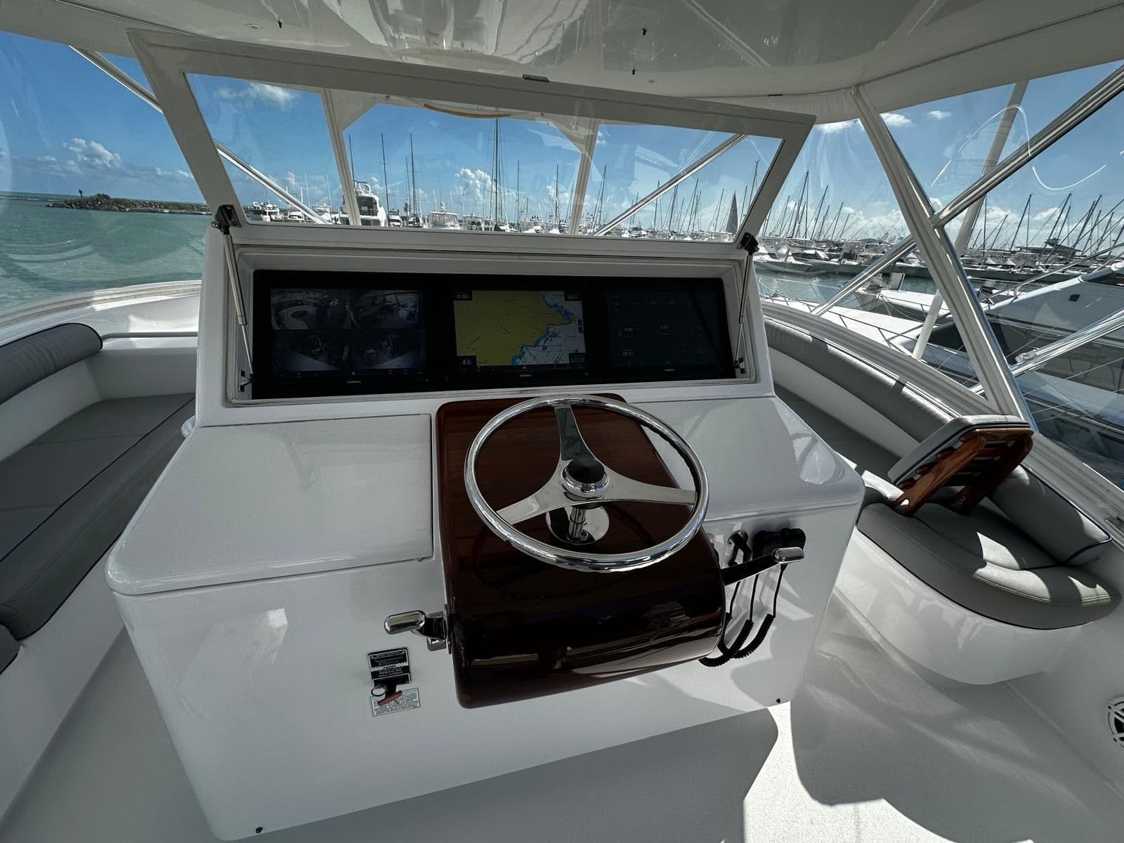 2011 Hatteras GT60 in vendita a Fort Lauderdale, Florida Saltwater Fishing 5