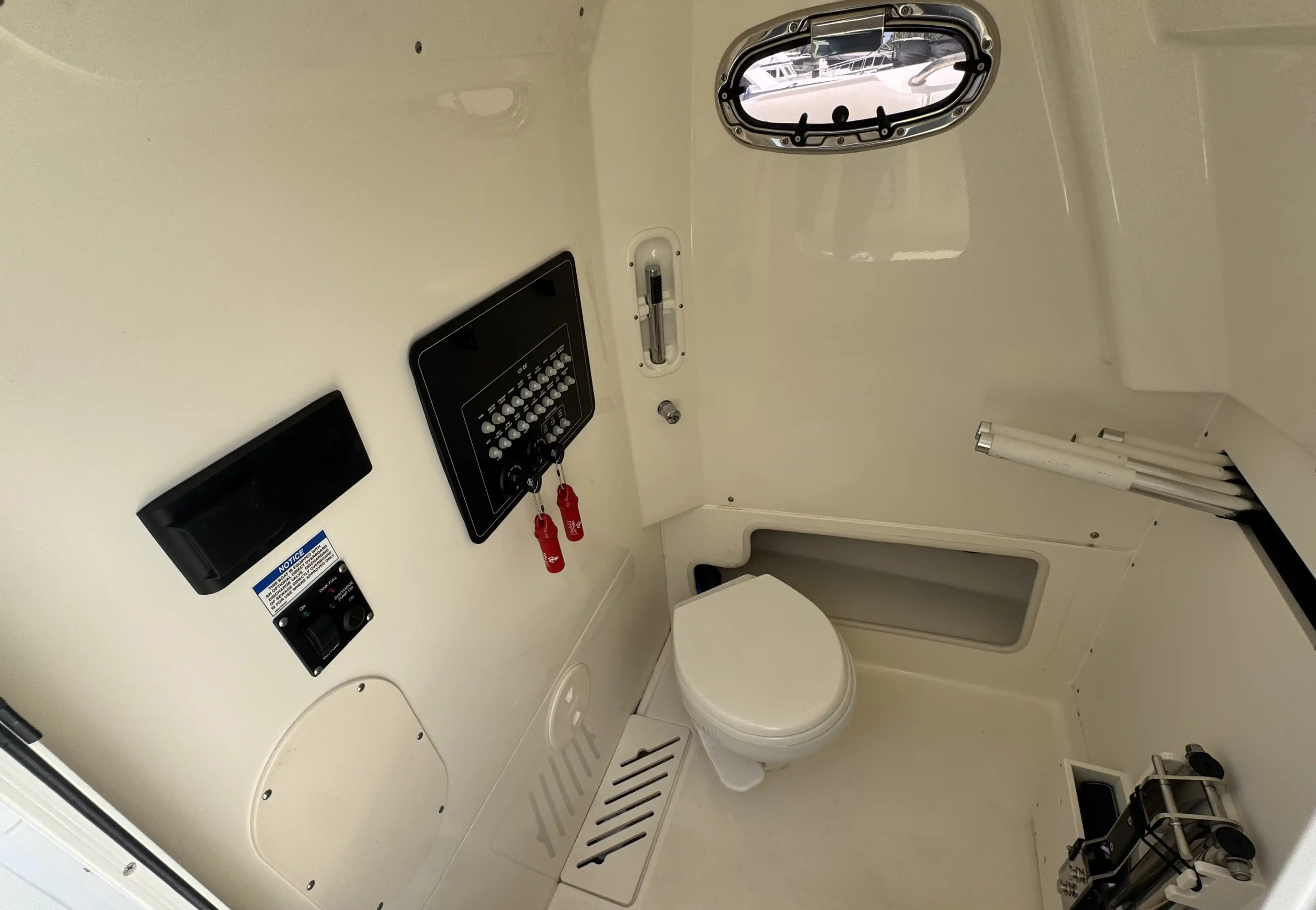2022 Boston Whaler 280 Outrage for Sale in Fajardo, PR Center Console 3