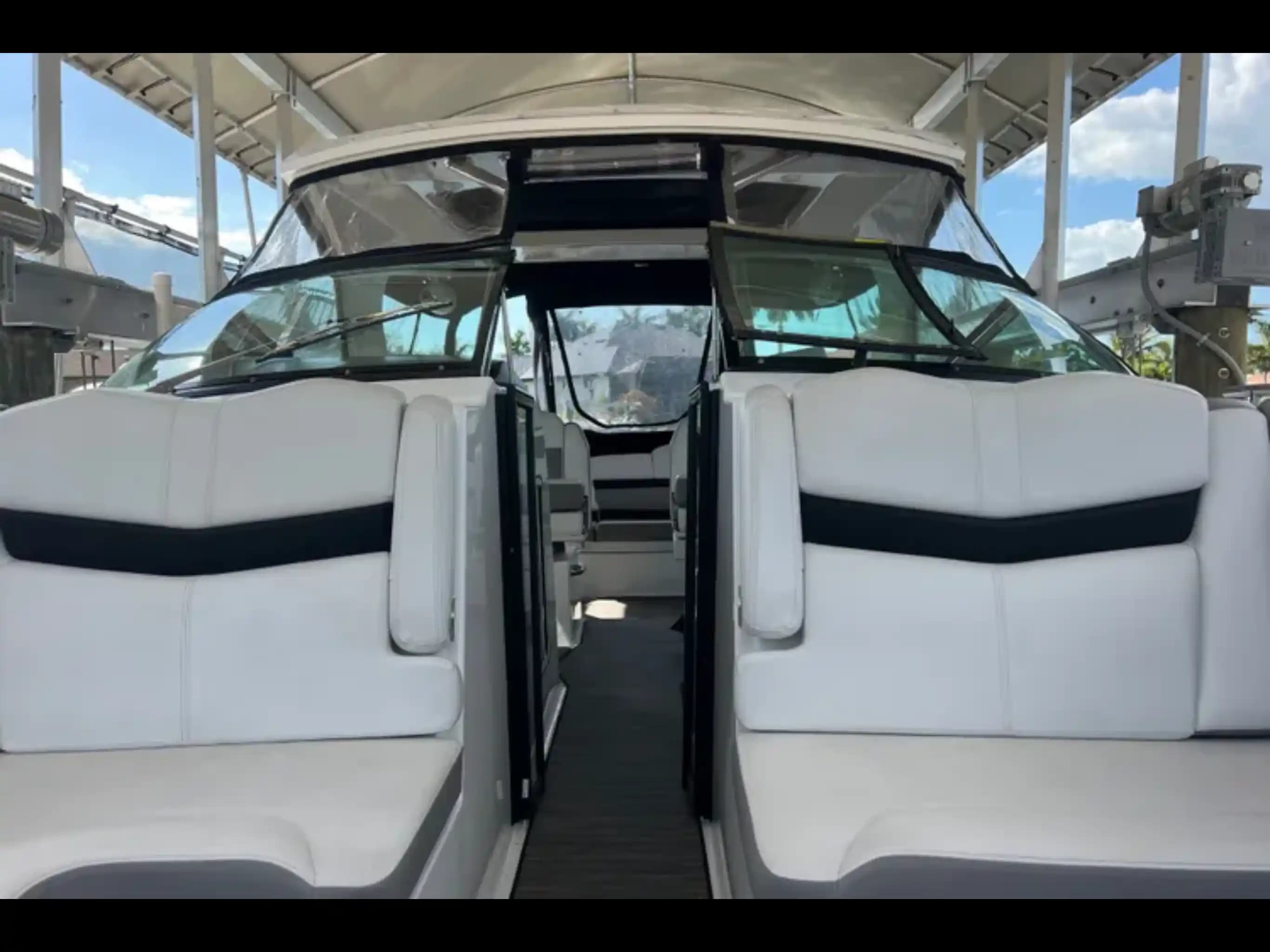 Four Winns H350 for Sale