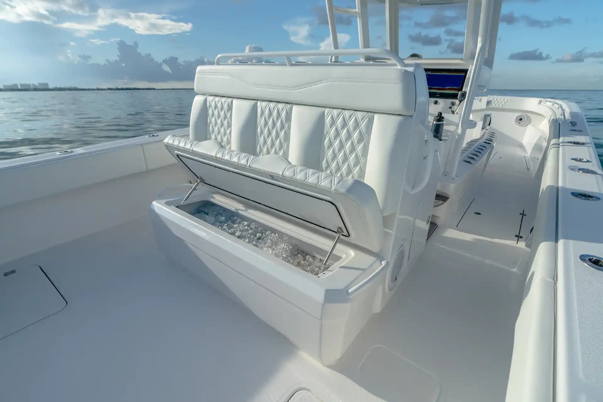 2026 Invincible 33 Catamaran in vendita a San Diego, California Center Console 4