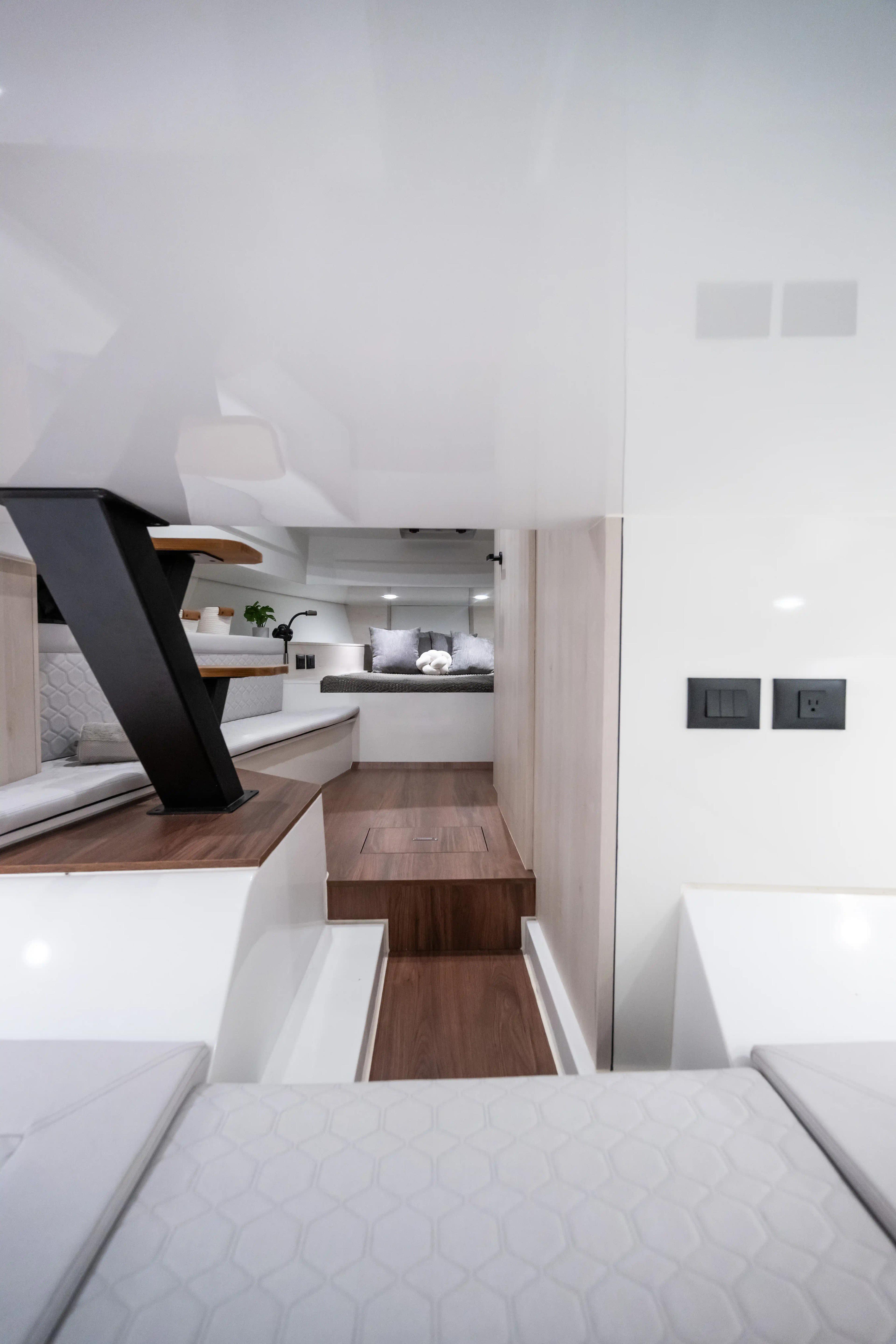 Maxim Yachts MAX44 R For Sale