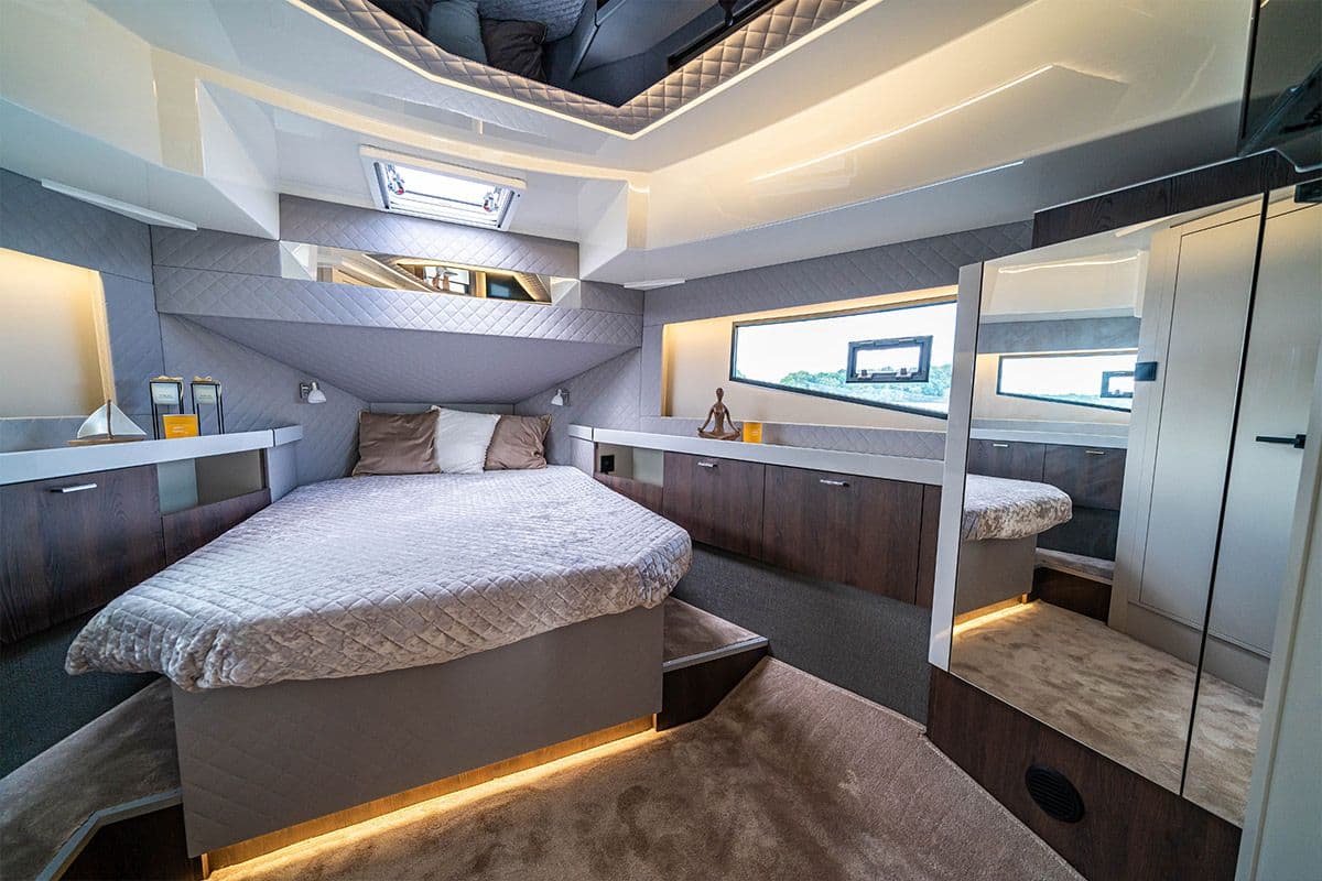 Cobra Yachts Maestro 42 for Sale