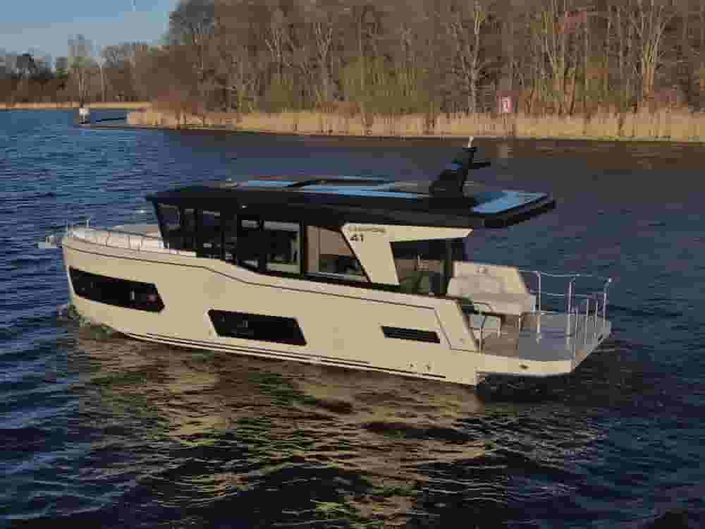 2026 Cobra Yachts Campione 41 Coupe