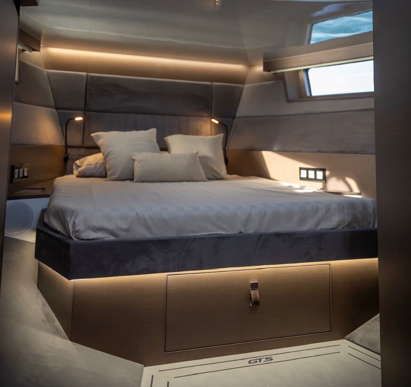 2026 TESORO YACHTS T40 GTS for Sale in Fort Lauderdale, Florida Day Boats 2