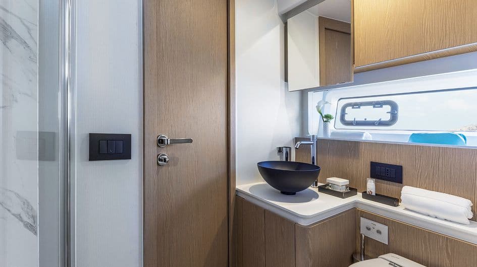 2026 Azimut Fly 53 for Sale in Geneva, CH Flybridge 5