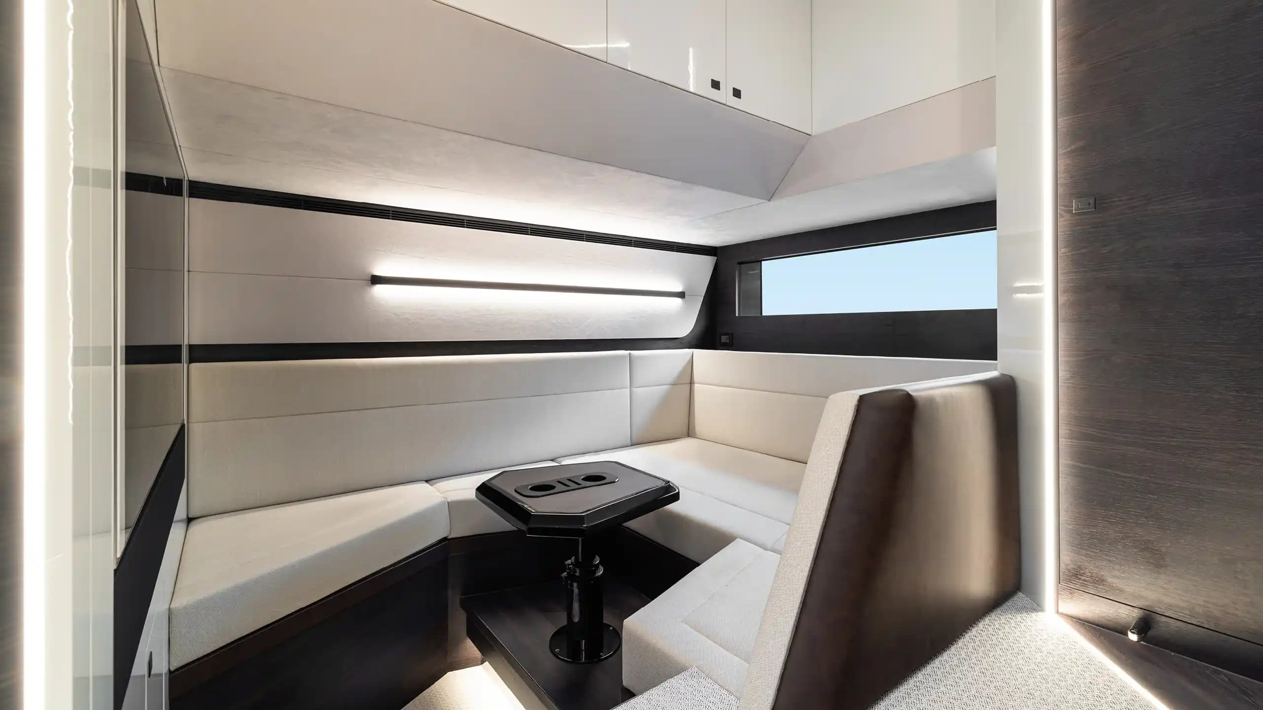 Vanquish Yachts VQ70 à vendre