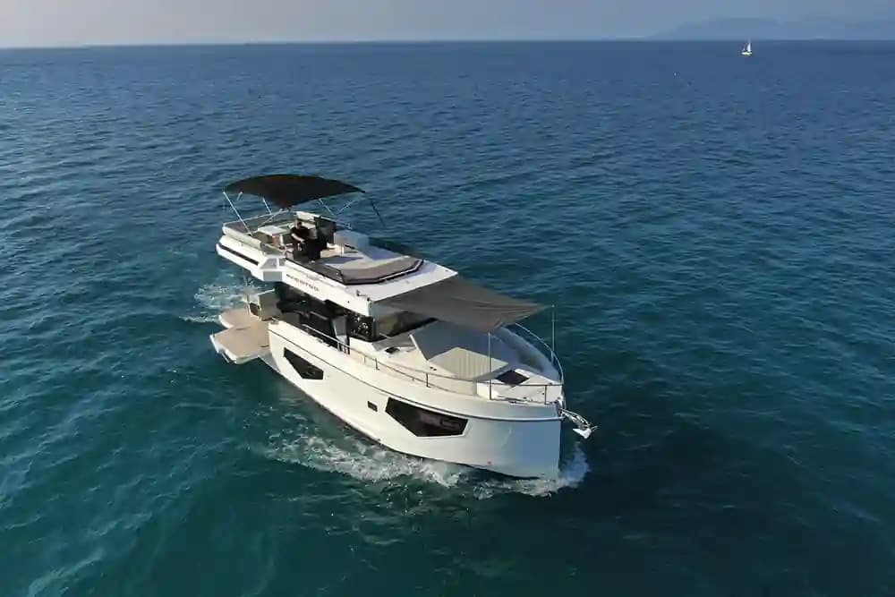 Cobra Yachts Maestro 42 for Sale