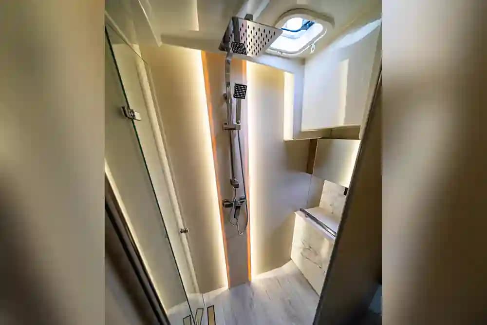 2025 Cobra Yachts Maestro 42 for Sale in Edgewater, New Jersey Motor Yacht 5