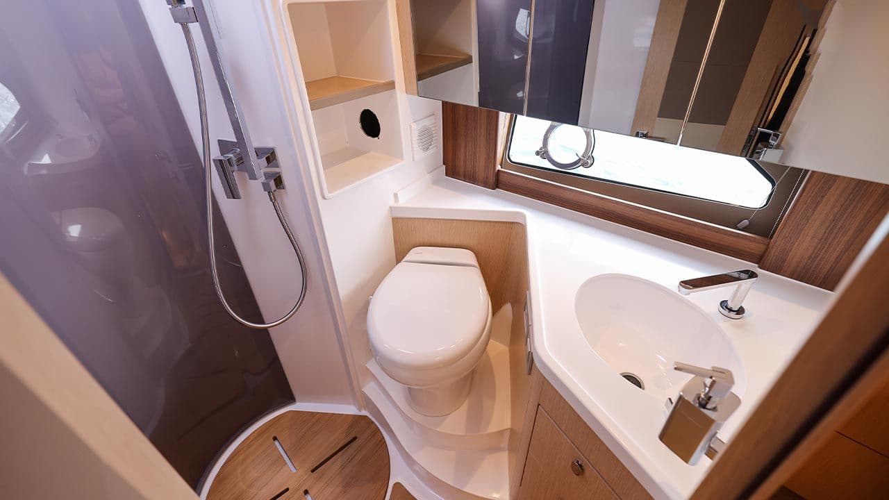 2026 Focus Motor Yachts Power 44 for Sale in El Masnou, ES Sport Cruiser 5