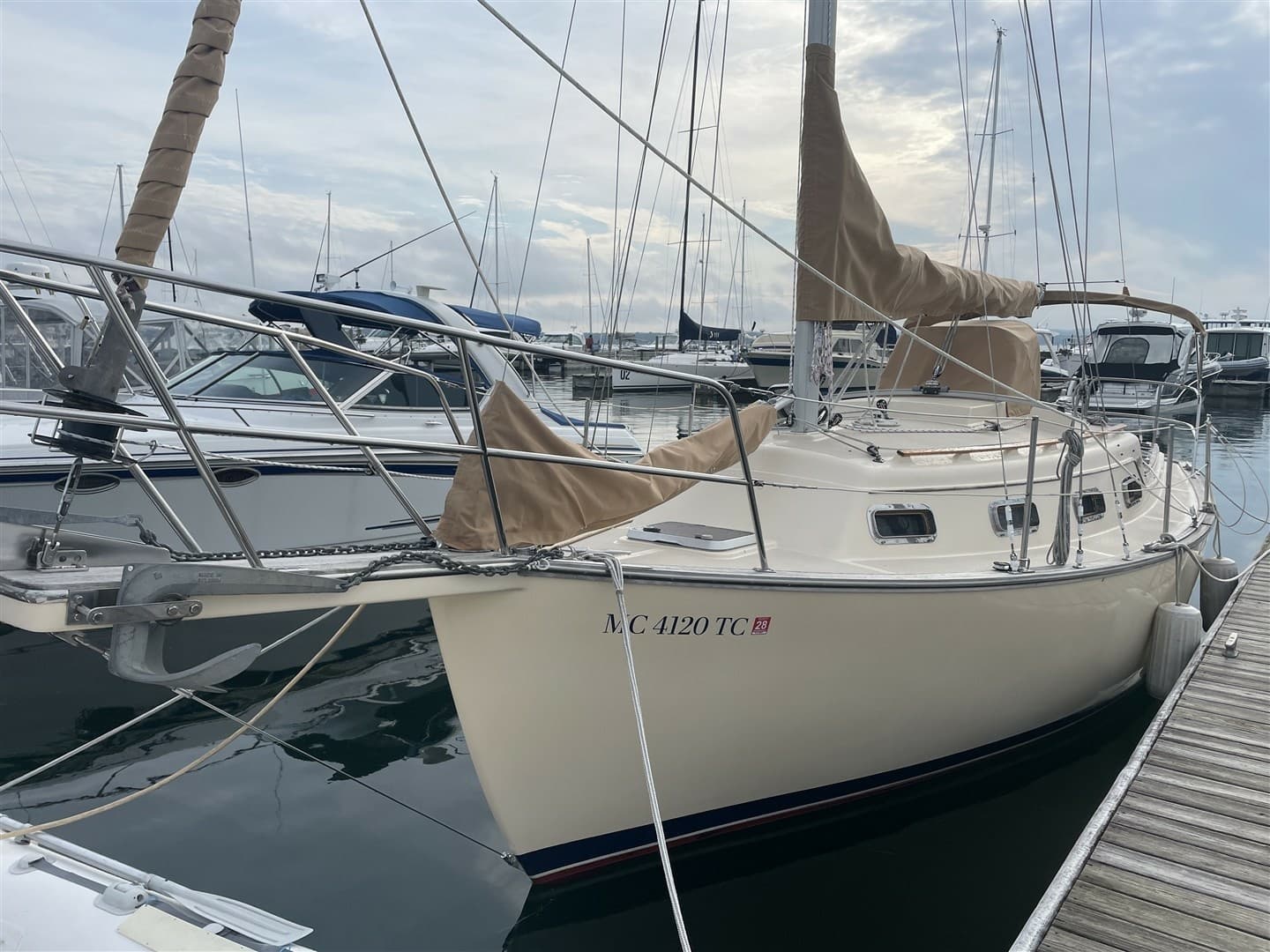 1989 Island Packet Yachts 27 for Sale in Charlevoix, Michigan Cutter