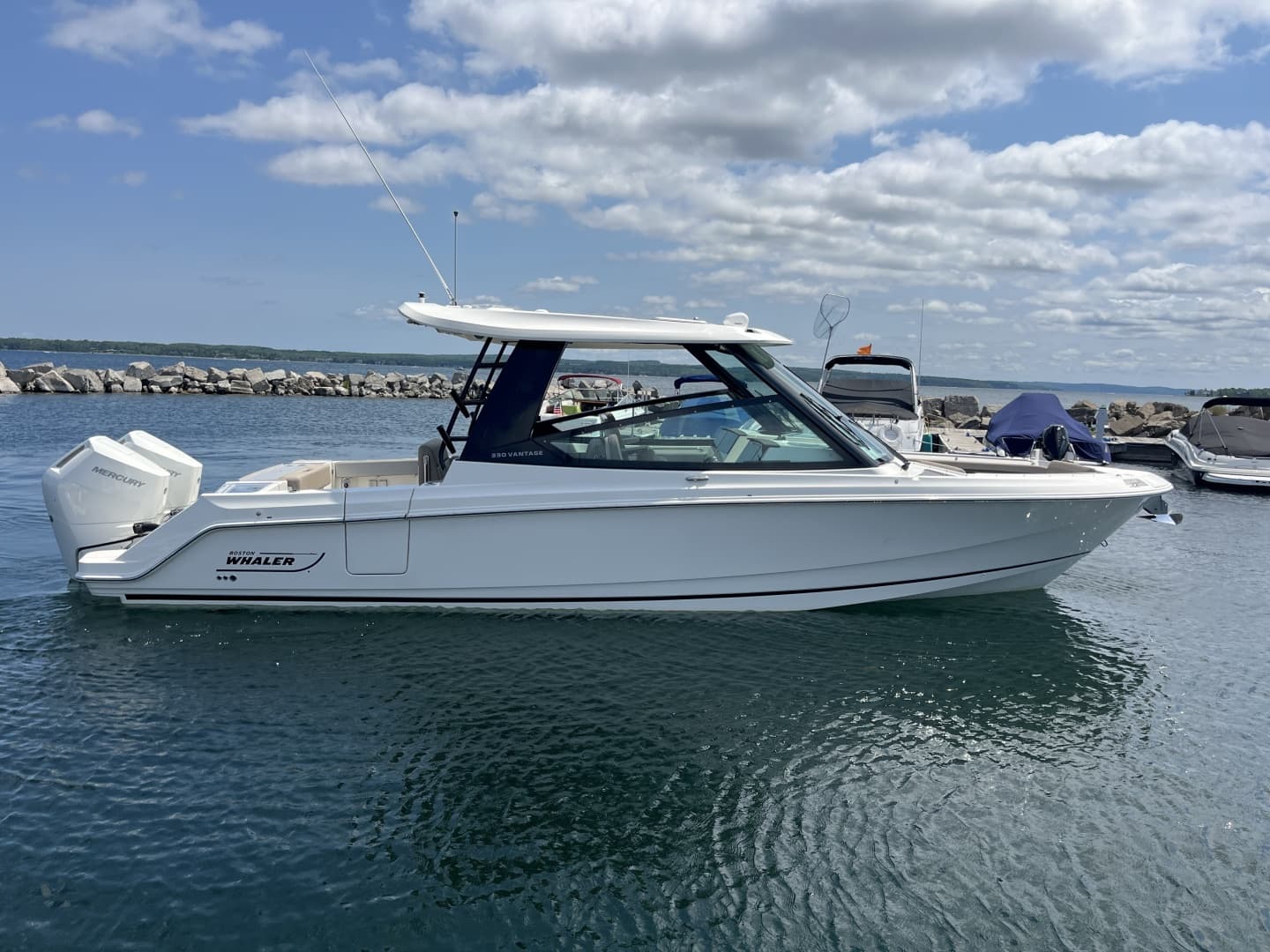2025 Boston Whaler 330 Vantage for Sale in Charlevoix, Michigan Dual Console