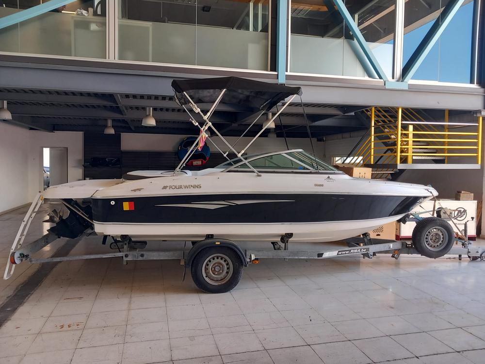 2011 Four Winns 180 HORIZON