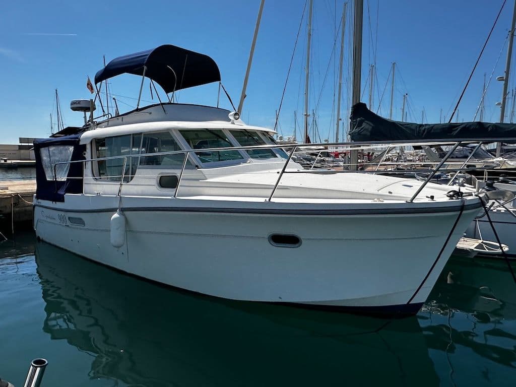 Ocqueteau 900 for Sale