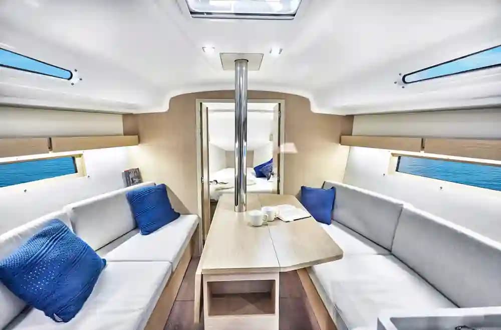2025 Beneteau Oceanis 34.1 à vendre à Barcelona, ES Monohull 2