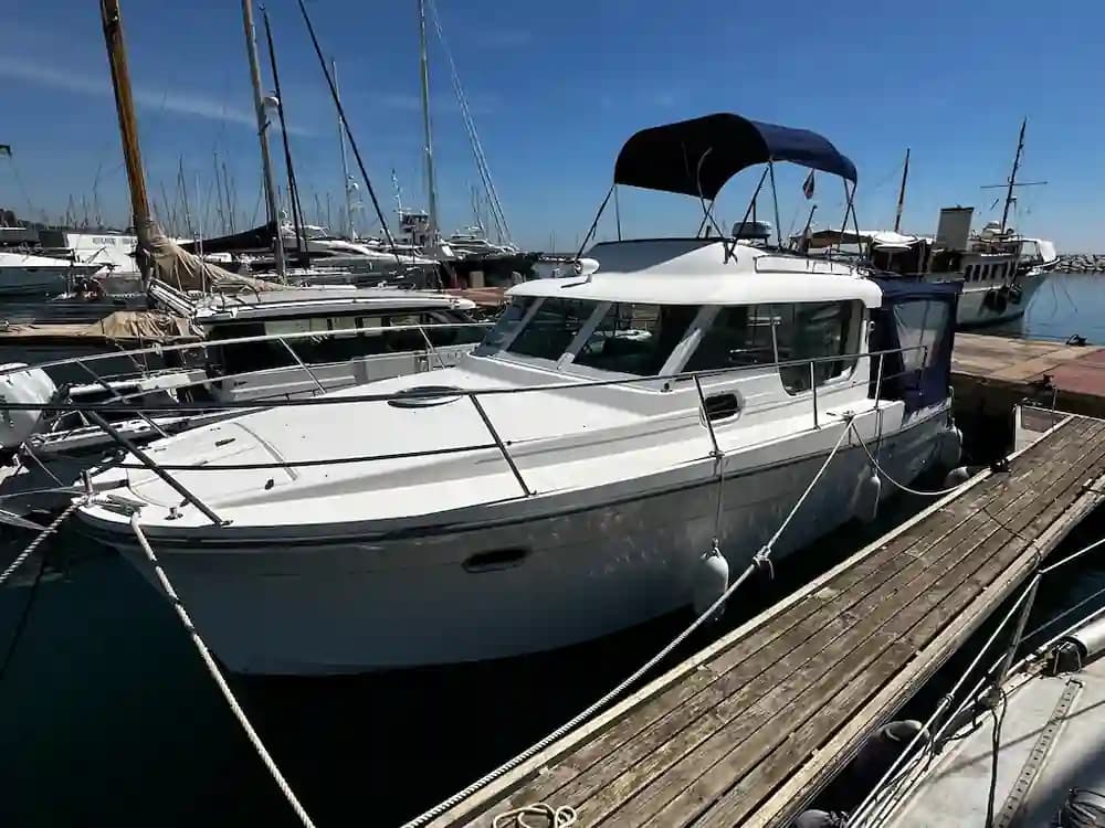 Ocqueteau 900 for Sale