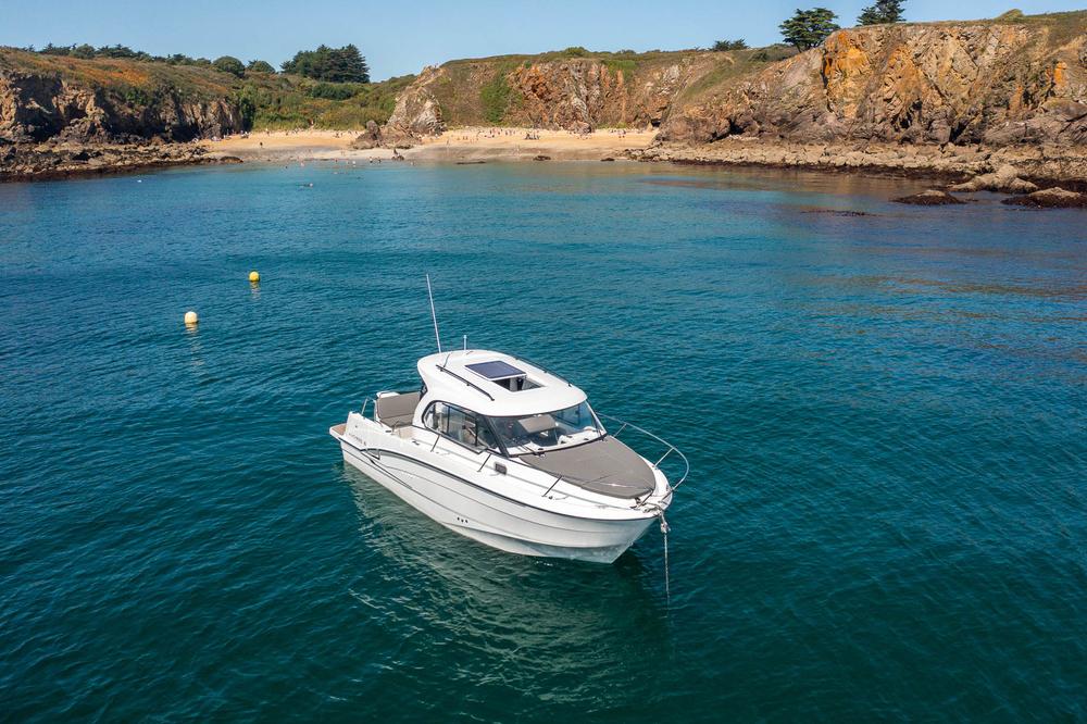 2026 Beneteau Antares 8