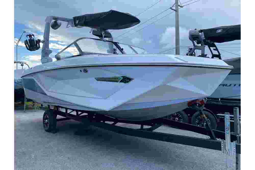 2022 Nautique Super Air G23