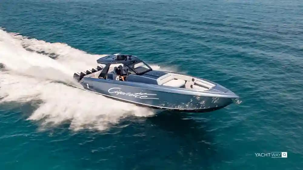 Cigarette Racing 42' Auroris zum Verkauf