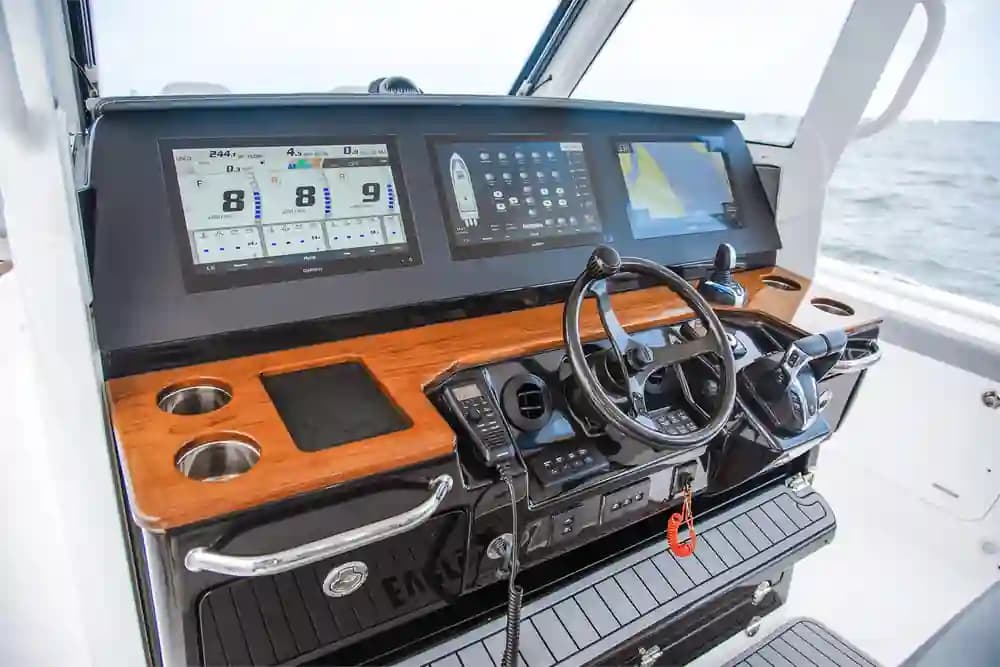 2026 Everglades Boats 395CC in vendita a San Diego, California Center Console 4