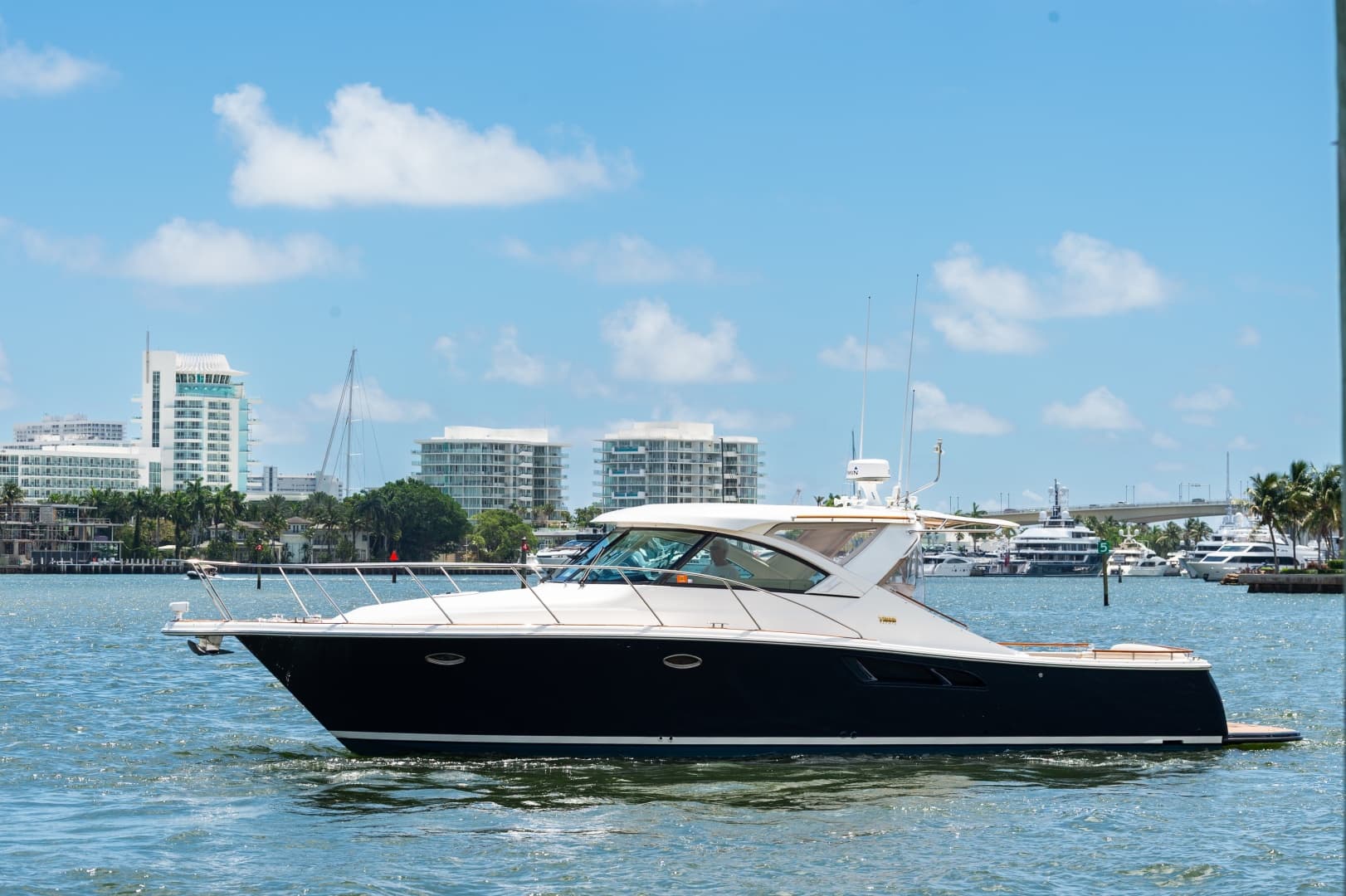 2013 Tiara Yachts 3600 Coronet for Sale in Fort Lauderdale, Florida Express Cruiser