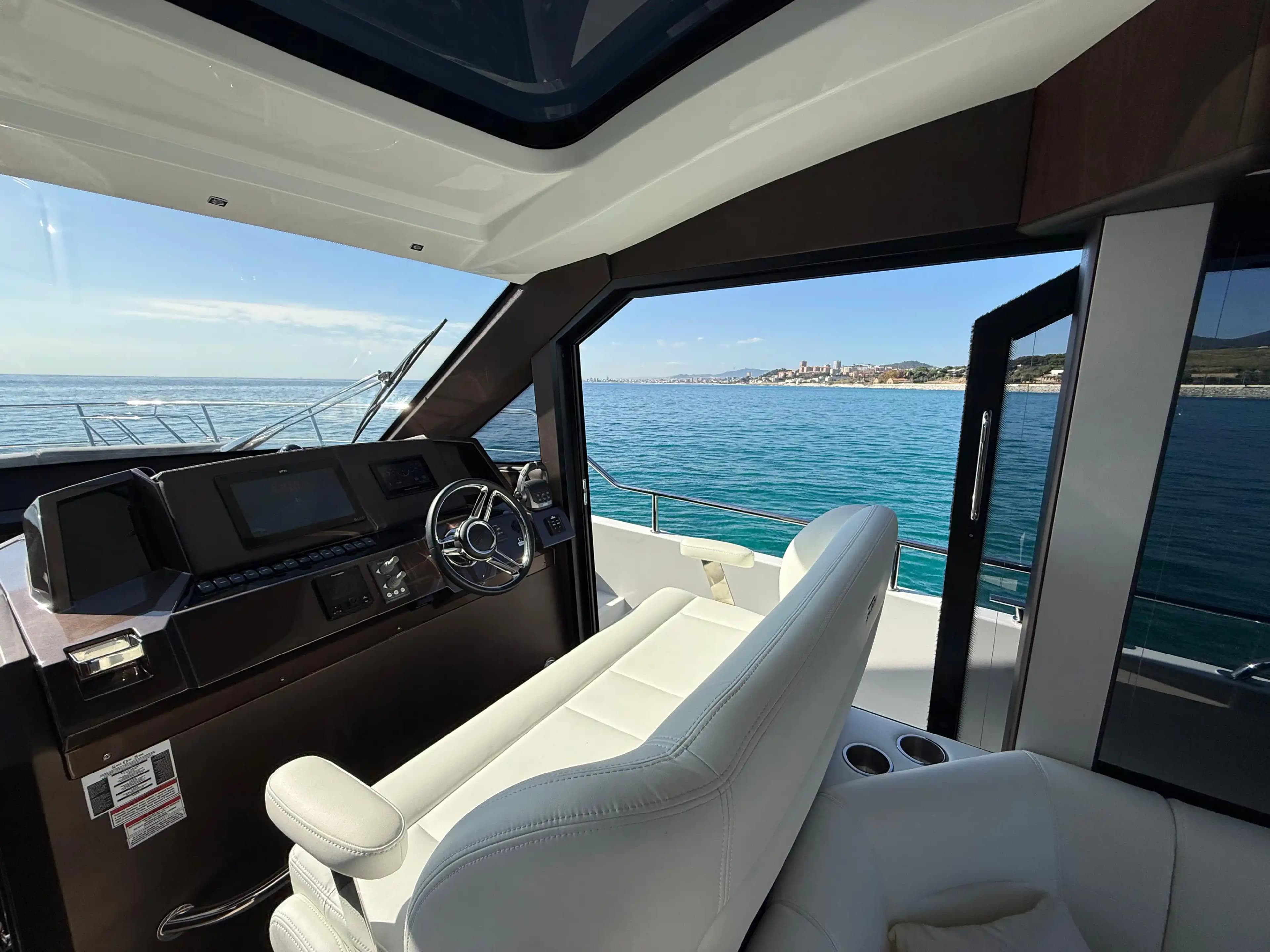 2025 Galeon Yachts 410 HTC for Sale in El Masnou, ES Express Cruiser 4