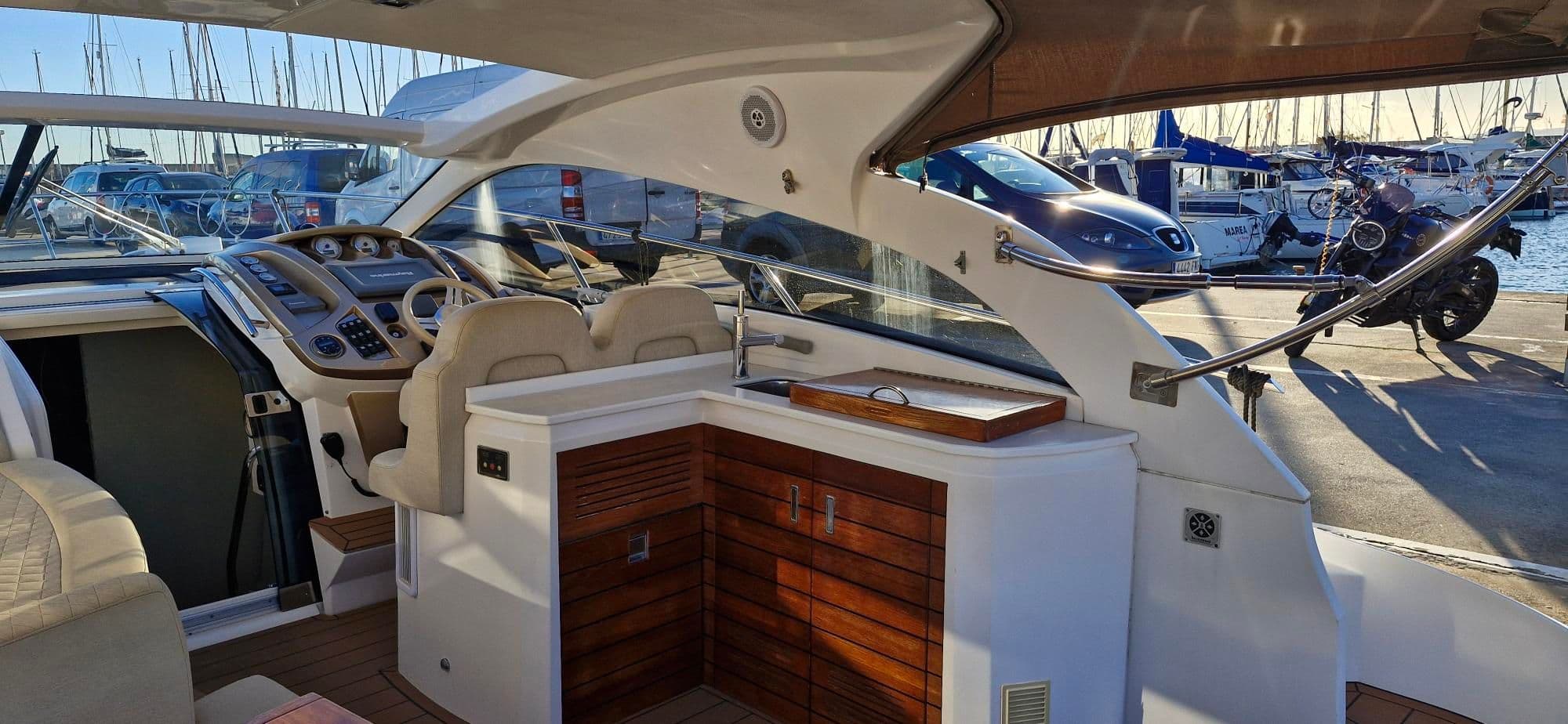 2011 Sessa Marine C38 for Sale in El Masnou, ES Motor Yacht 5