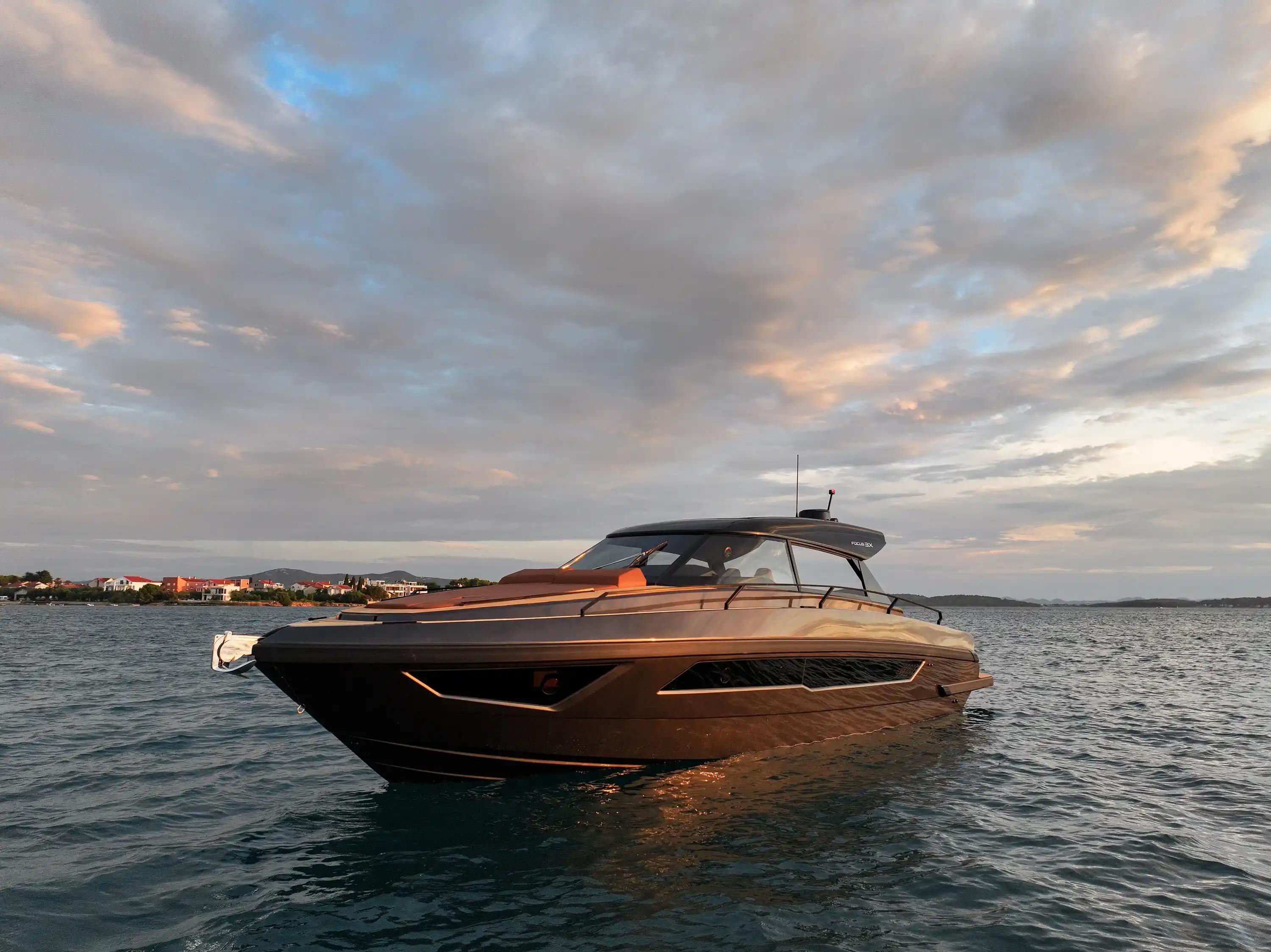 Focus Motor Yachts 3X For Sale