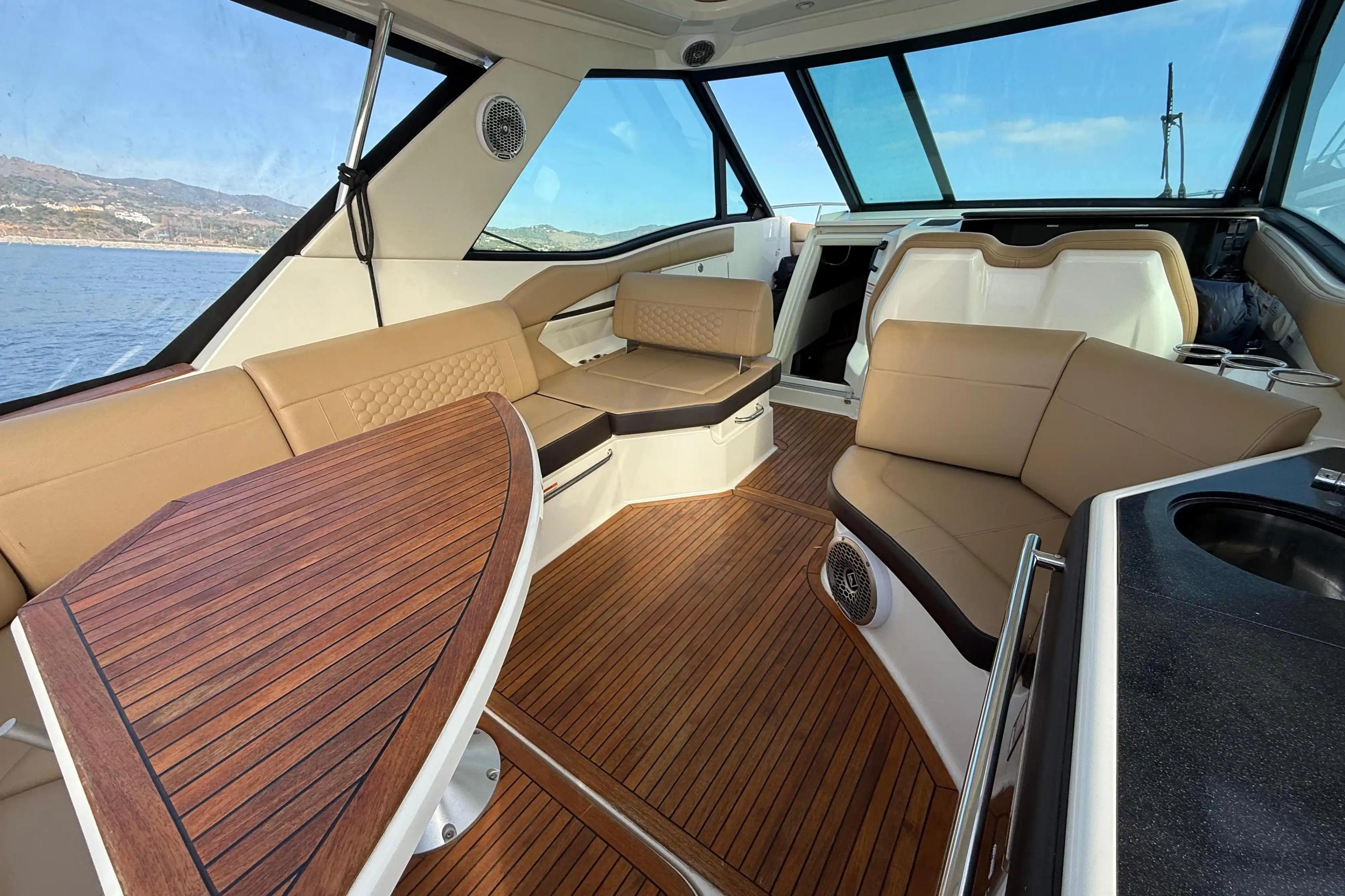 Sea Ray Sundancer 320 For Sale