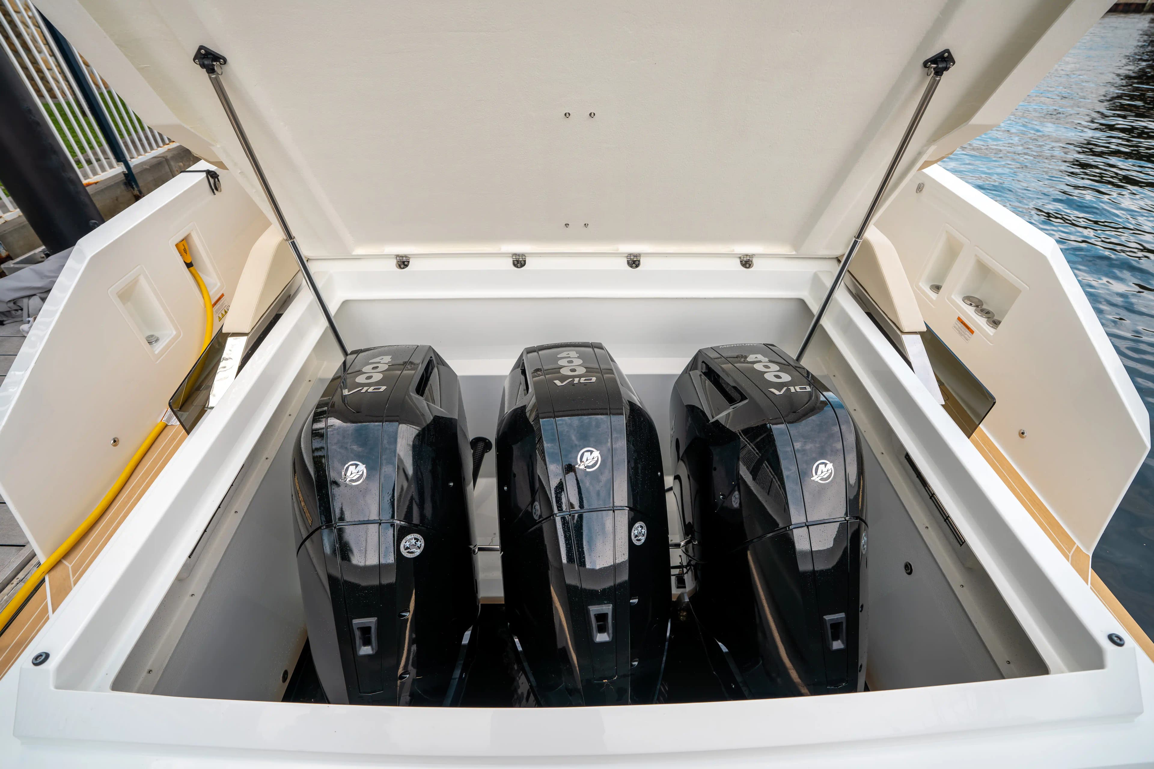 2025 De Antonio Yachts D42 Open Sold in Miami, Florida Motor Yacht 4